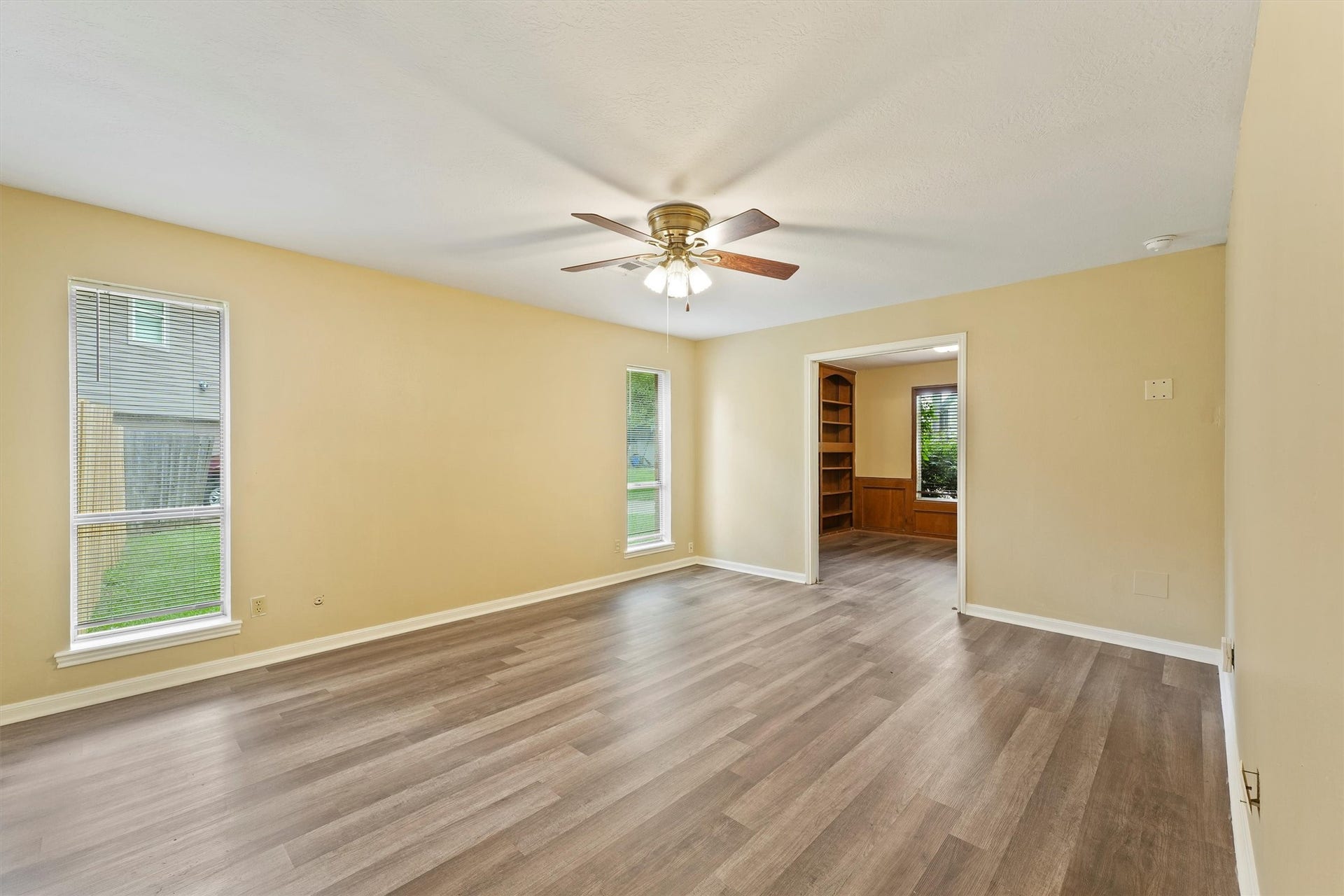 11806 Gardenglen Drive, Houston, TX 77070 11806 Gardenglen Drive, Houston, TX 77070