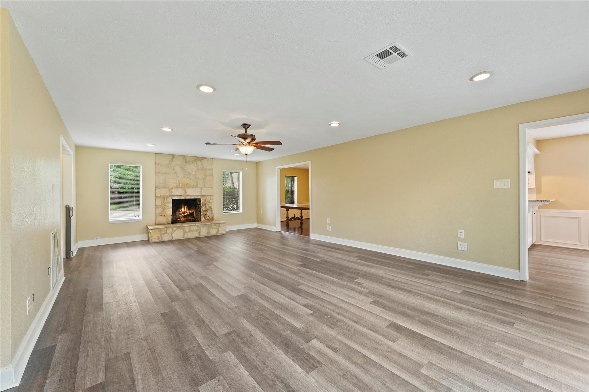 11806 Gardenglen Drive, Houston, TX 77070 11806 Gardenglen Drive, Houston, TX 77070