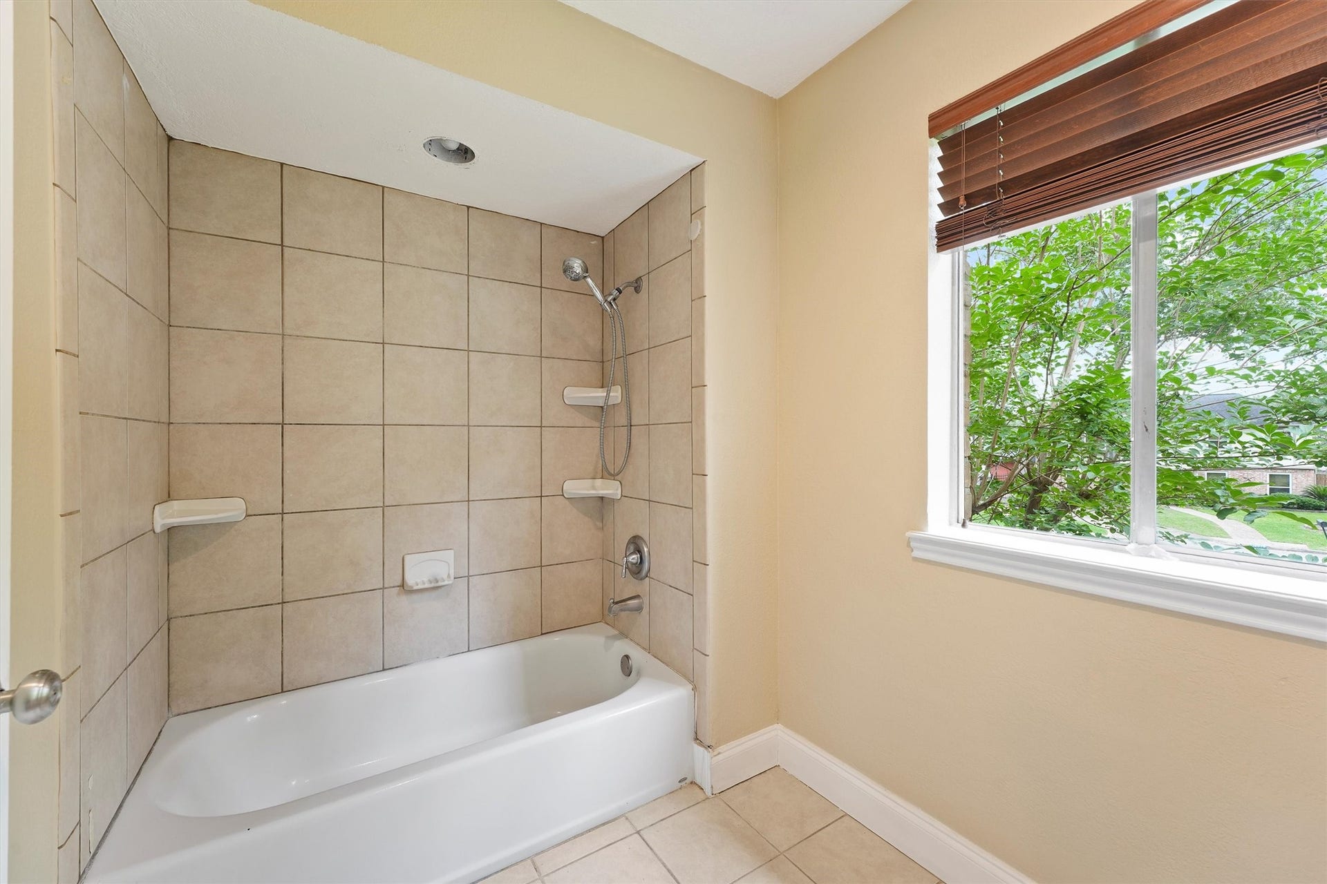 11806 Gardenglen Drive, Houston, TX 77070 11806 Gardenglen Drive, Houston, TX 77070