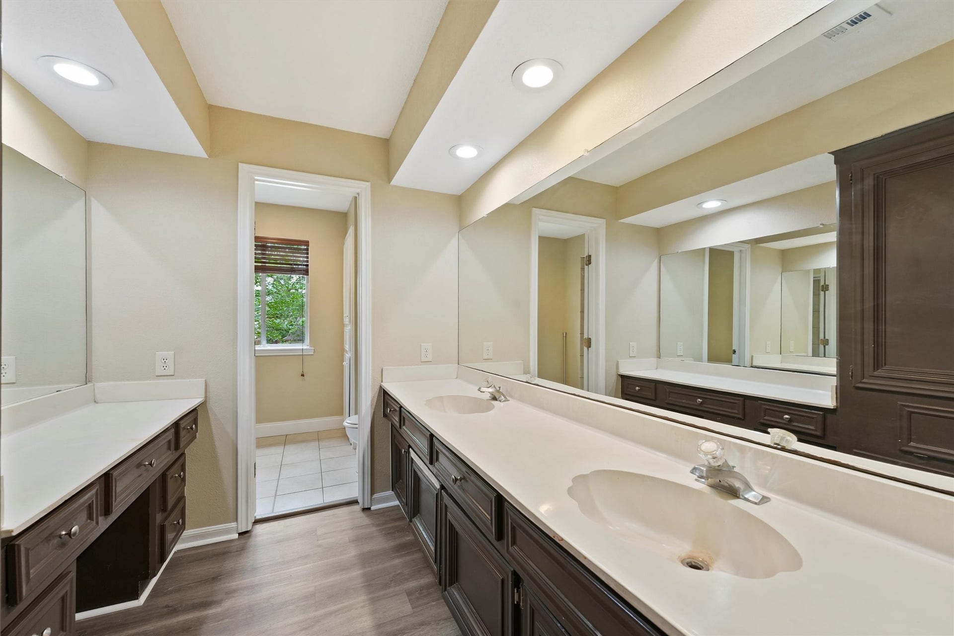 11806 Gardenglen Drive, Houston, TX 77070 11806 Gardenglen Drive, Houston, TX 77070