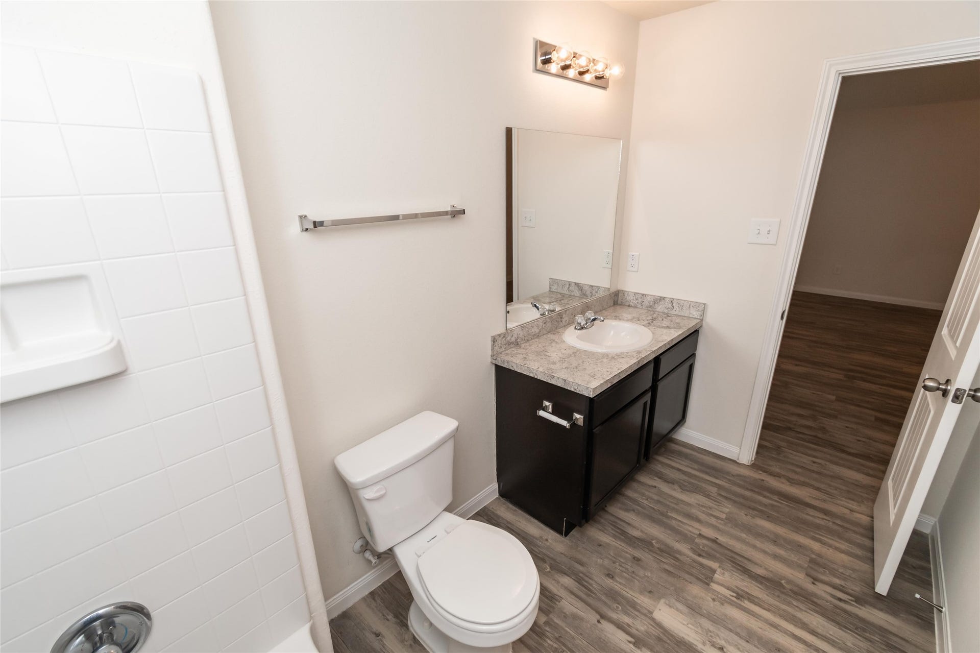 5727 Kyle Cove Drive, Katy, TX 77449 Photos may be representative of the floor plan and not the exact home. Finishes, layout, and features of the actual property for lease may vary.