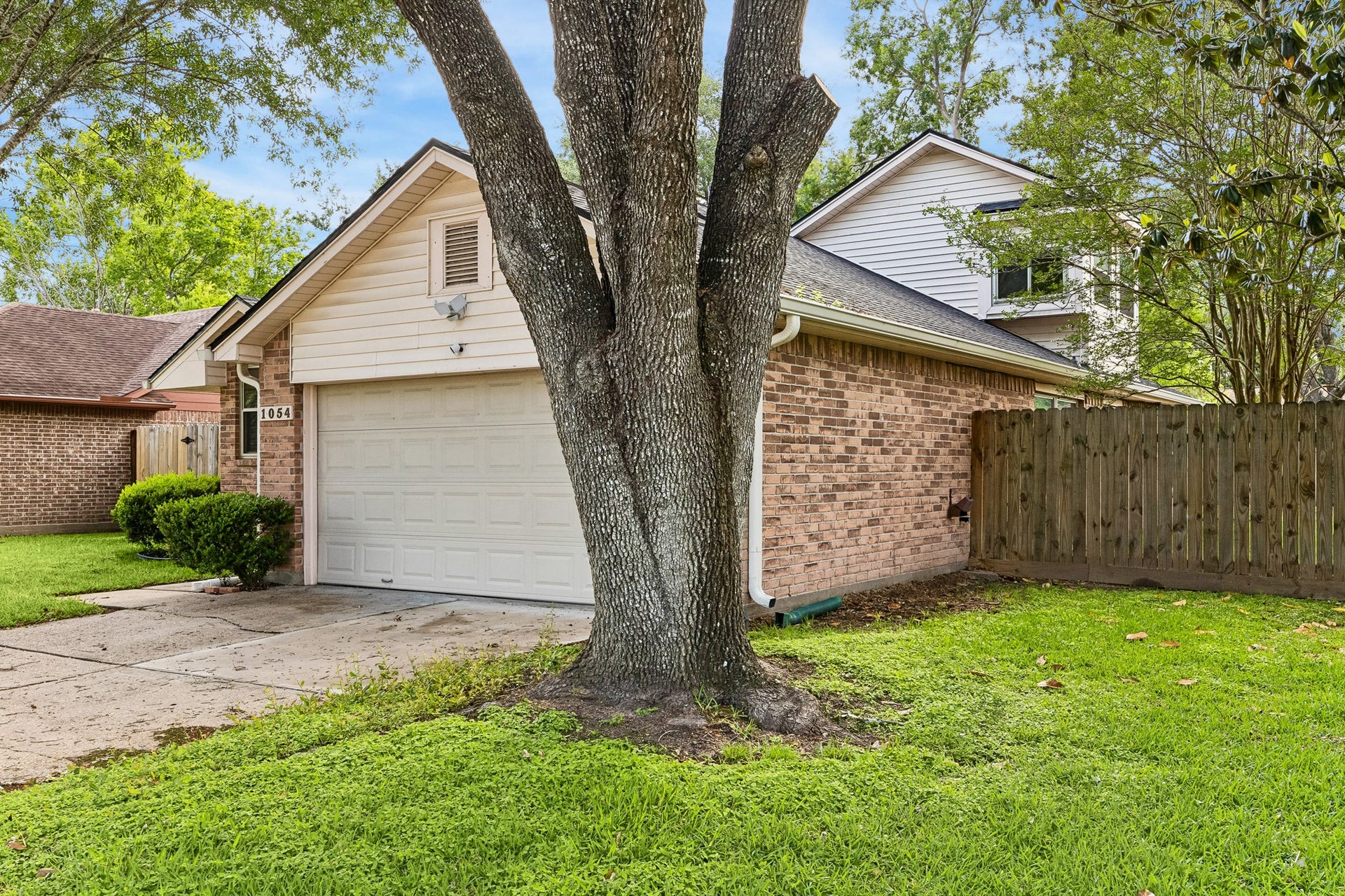 1054 Margate Drive, Pearland, TX 77584 1054 Margate Drive, Pearland, TX 77584