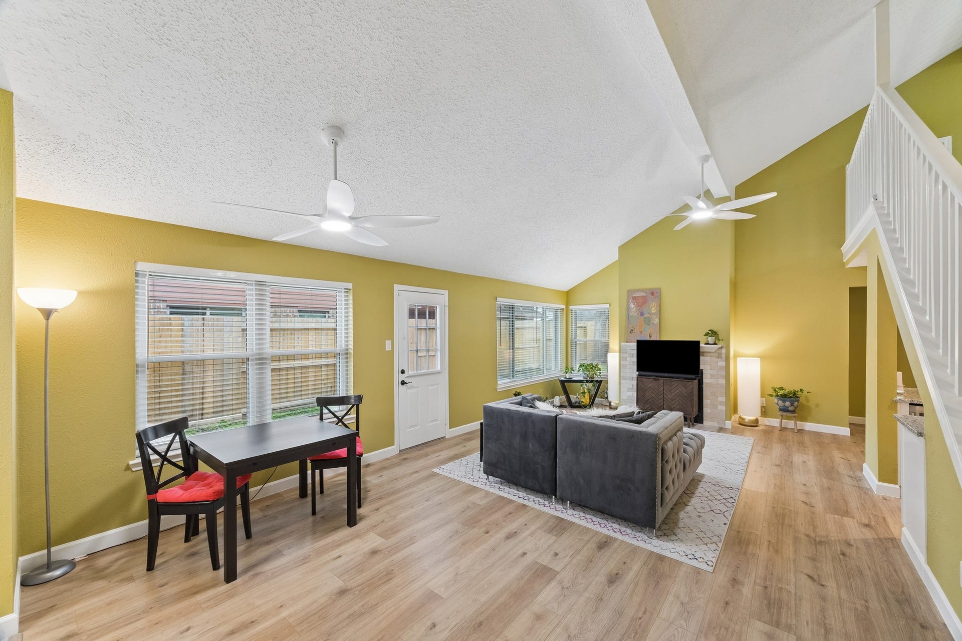 1054 Margate Drive, Pearland, TX 77584 1054 Margate Drive, Pearland, TX 77584