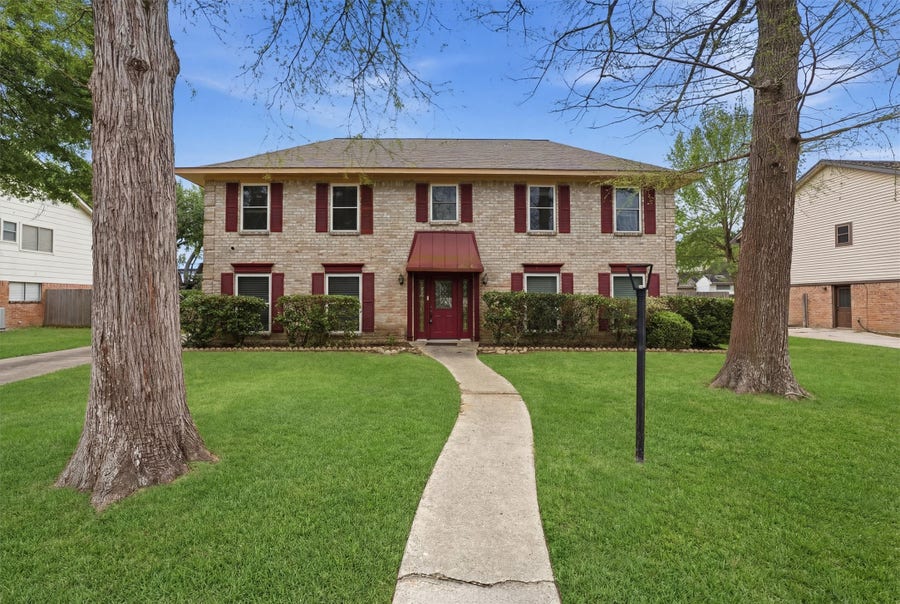 Property photo for 8115 Theisswood Road, Spring, TX