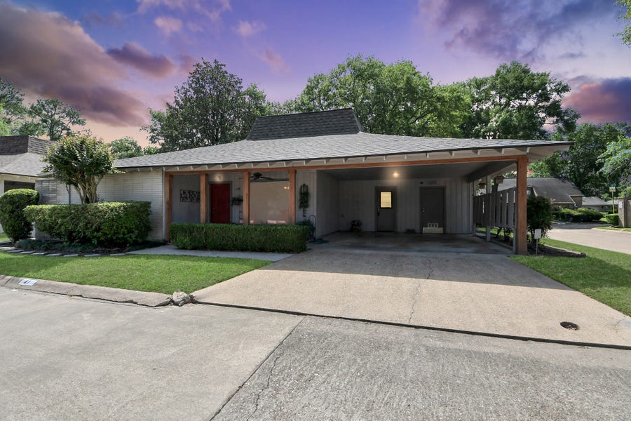Property photo for 41 Champions Colony E, Houston, TX