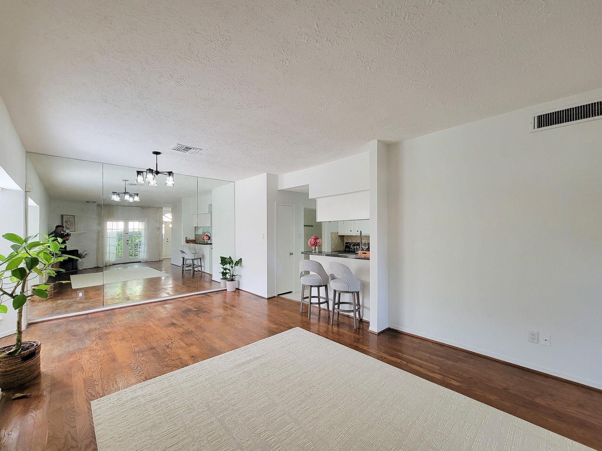 2220 Bering Drive, #12, Houston, TX 77057