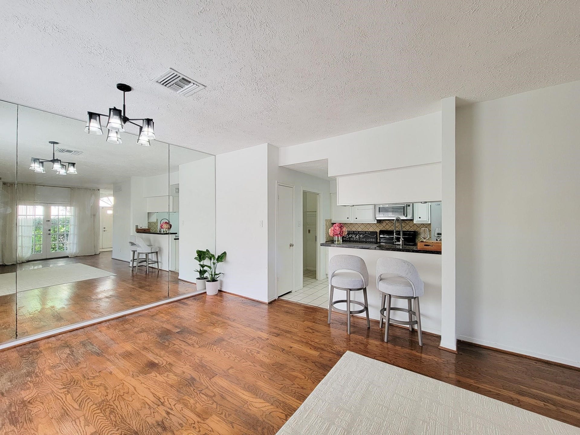 2220 Bering Drive, #12, Houston, TX 77057