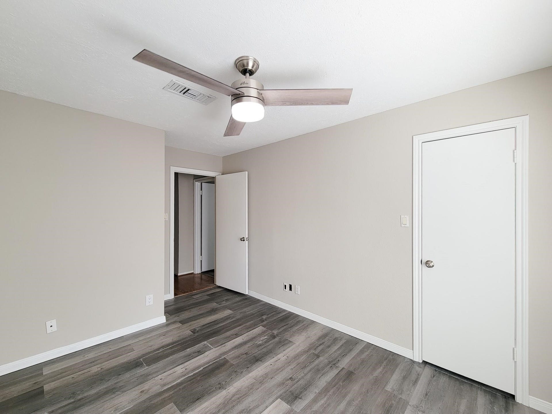 2220 Bering Drive, #12, Houston, TX 77057