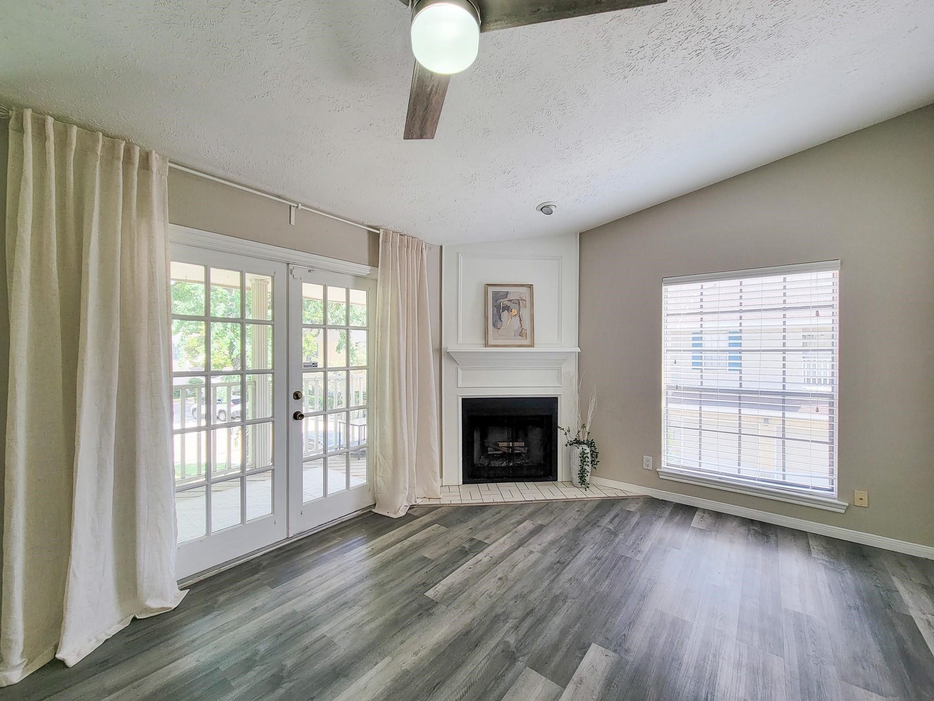 2220 Bering Drive, #12, Houston, TX 77057