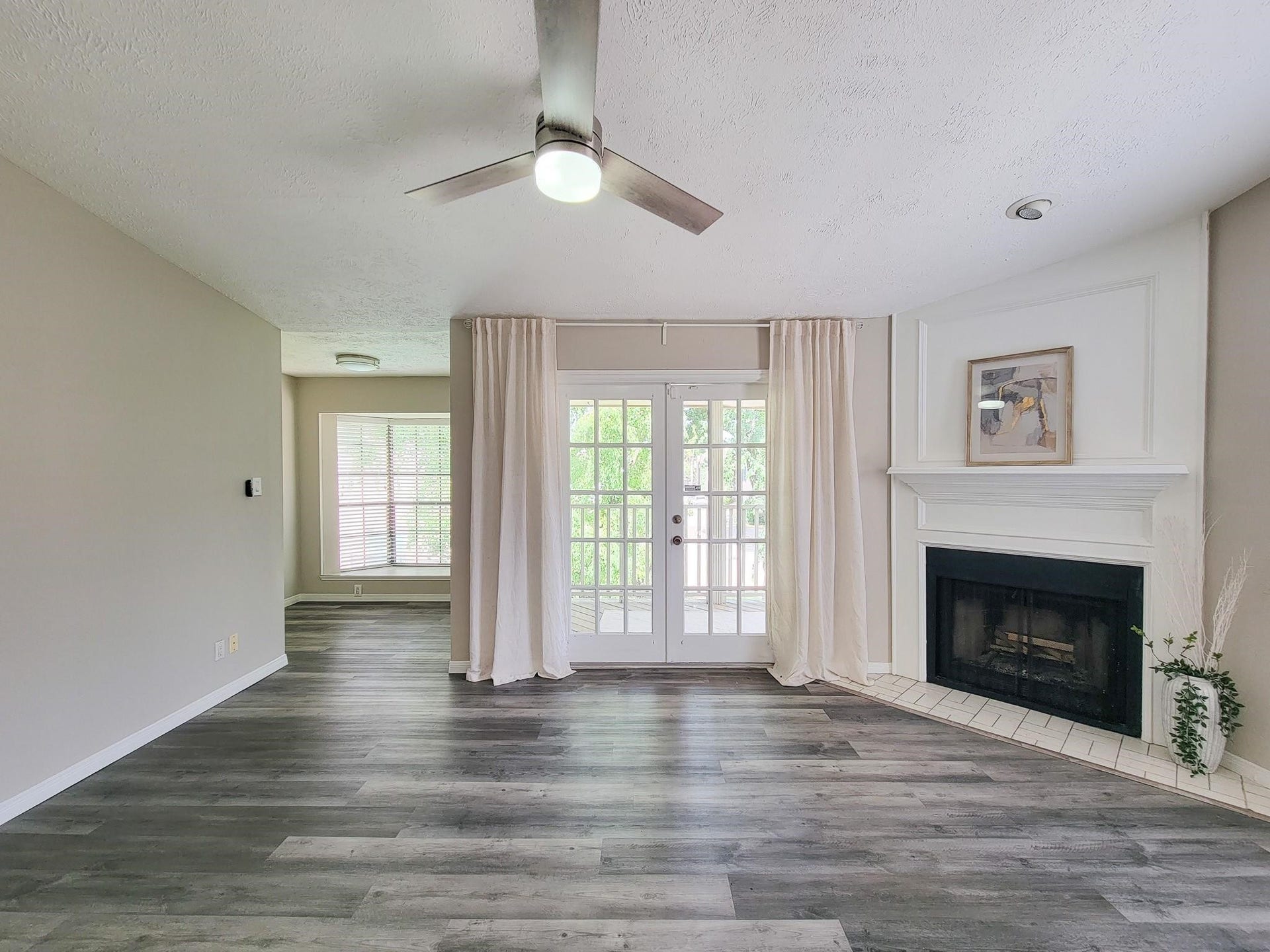 2220 Bering Drive, #12, Houston, TX 77057