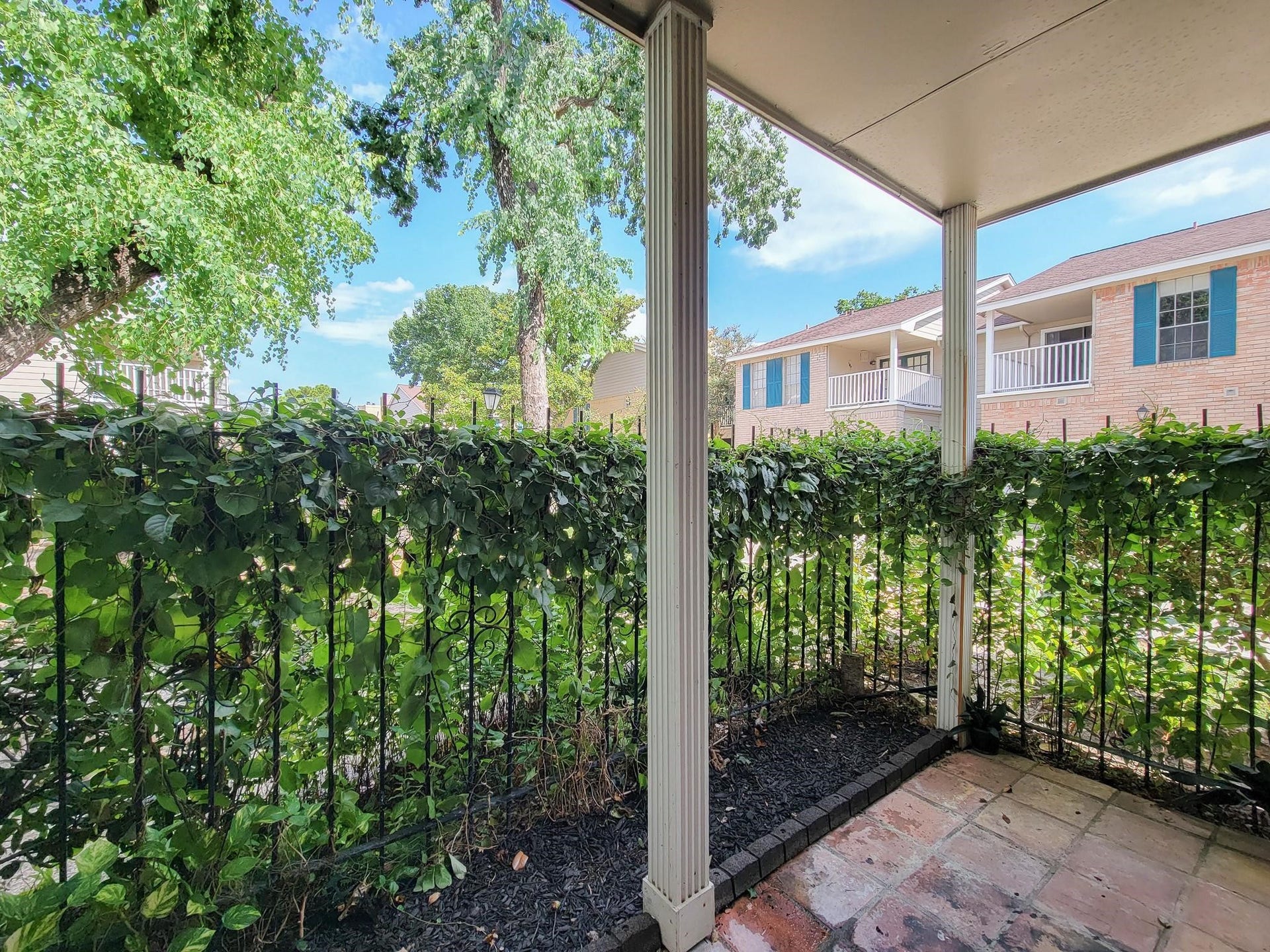 2220 Bering Drive, #12, Houston, TX 77057