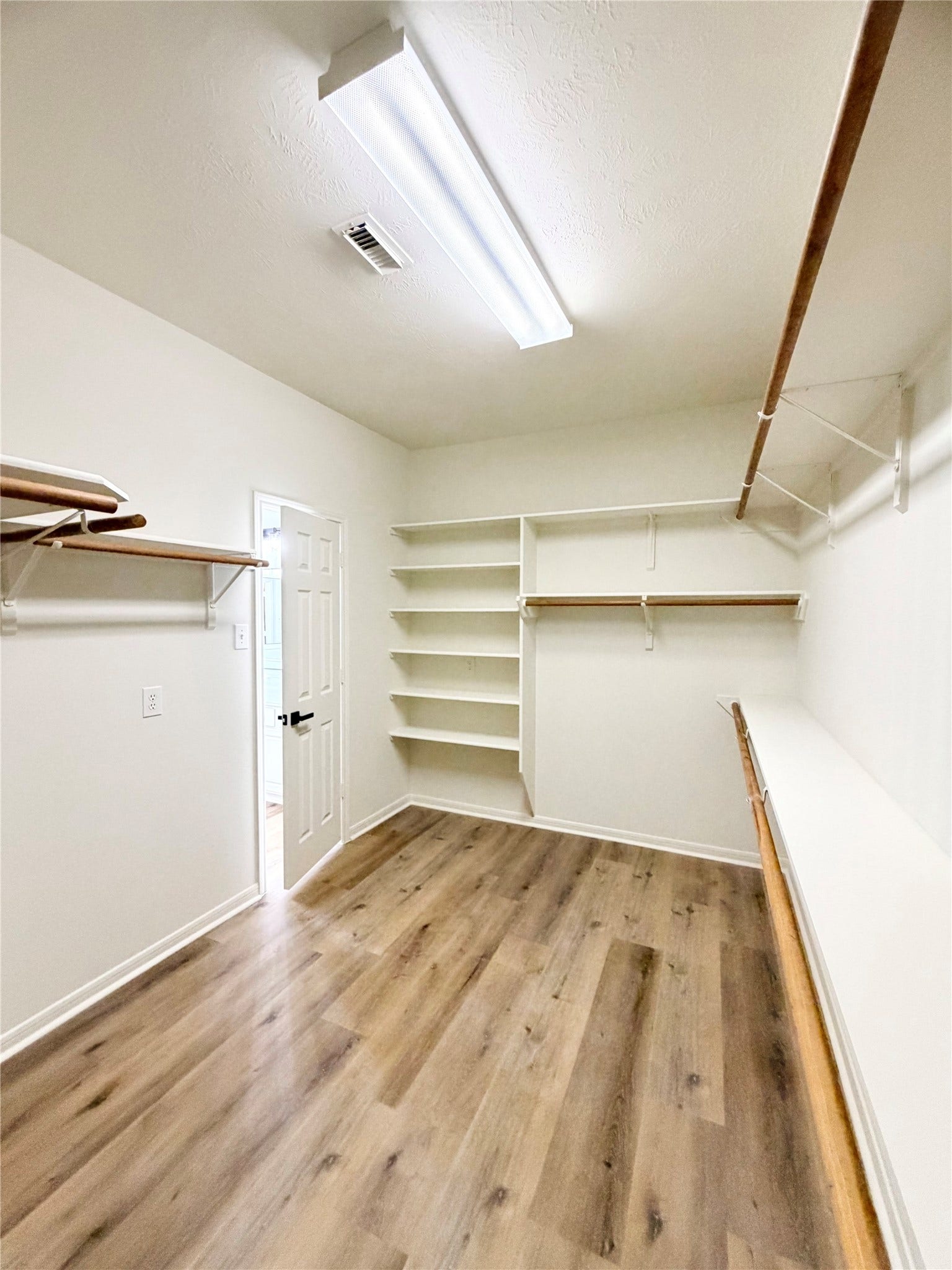 20434 Long Cypress Drive, Spring, TX 77388 Large Primary closet w/ shelves