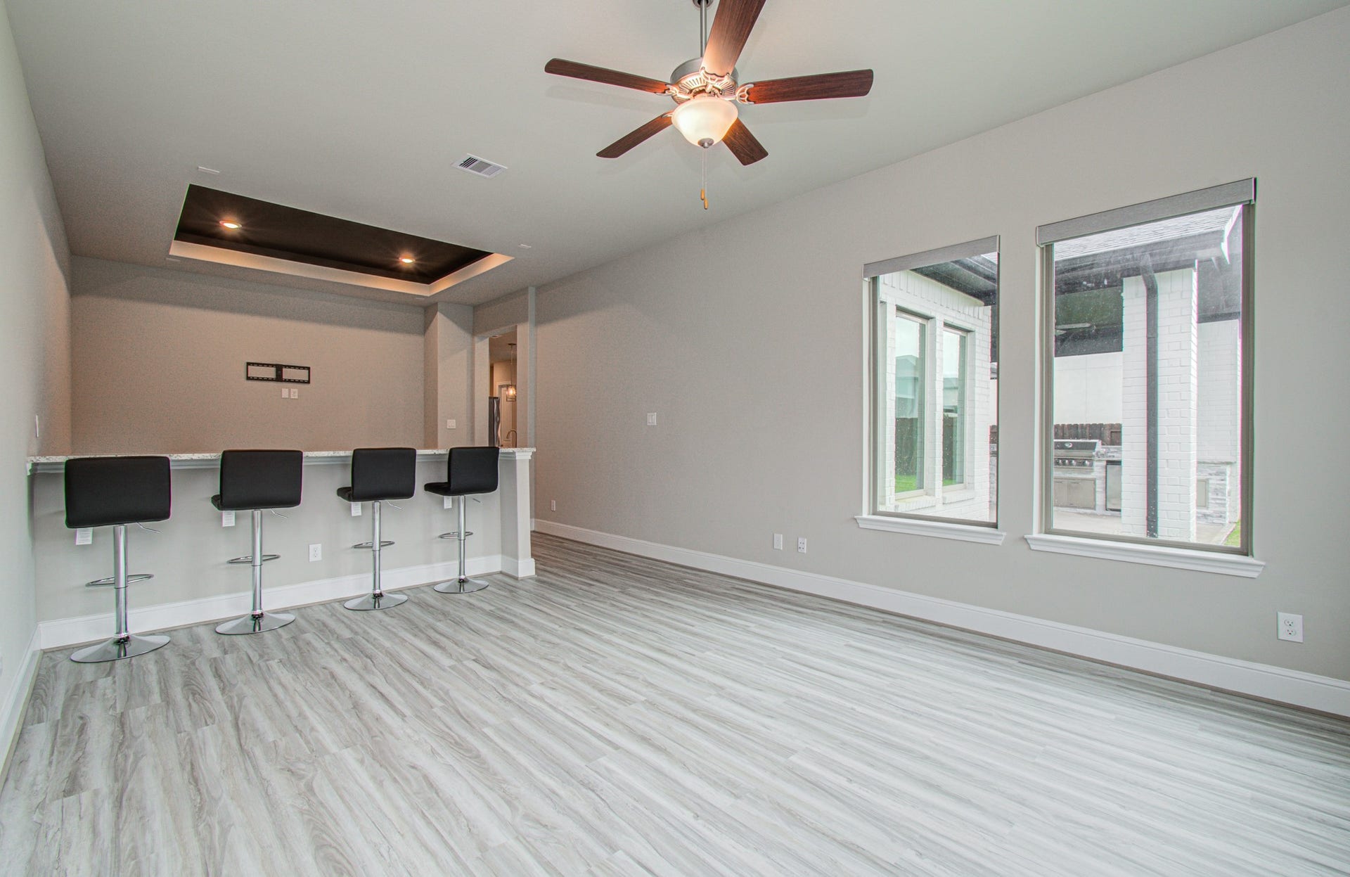10015 Crescent Wood Drive, Missouri City, TX 77459 Flex room that can be used as a game room, den, or bonus room.