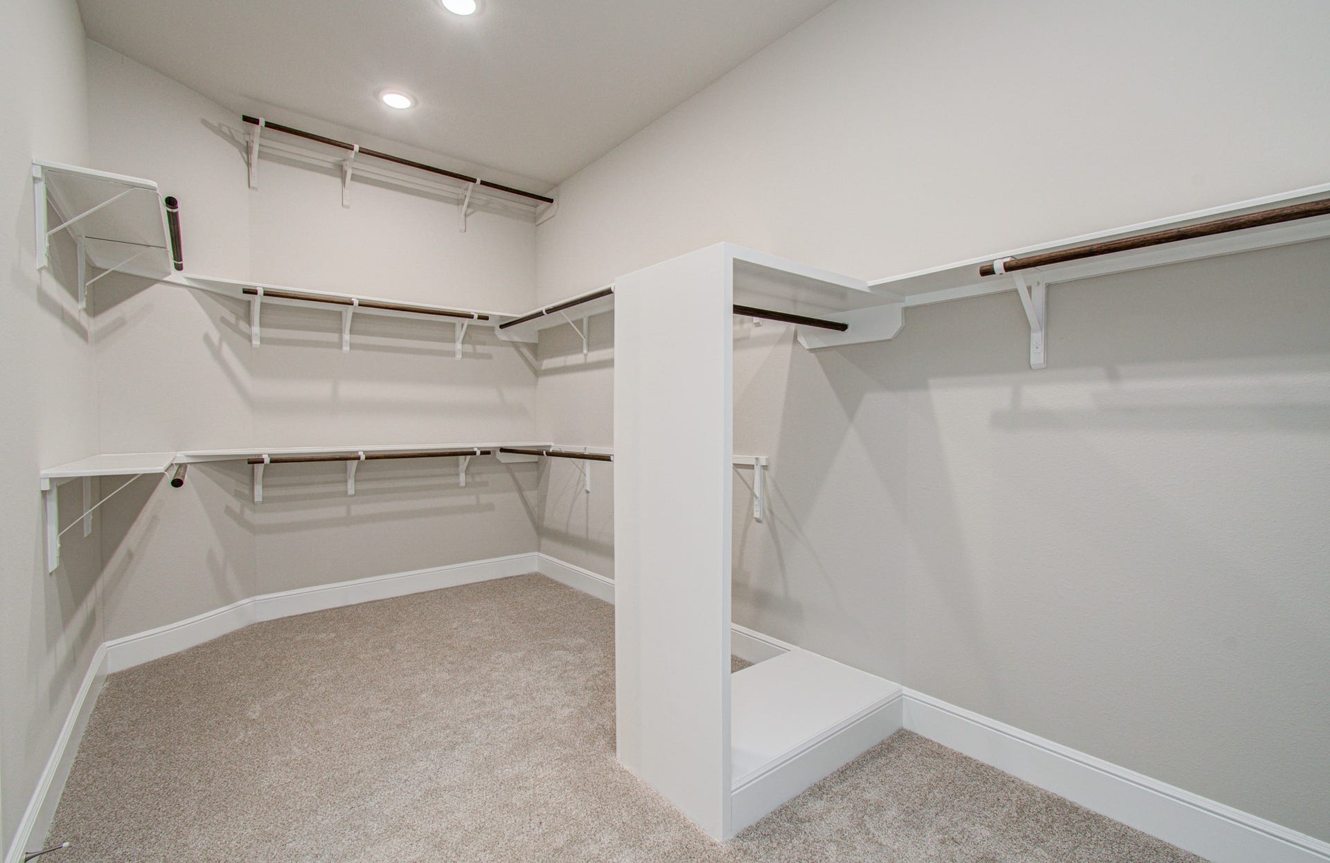 10015 Crescent Wood Drive, Missouri City, TX 77459 Primary bedroom closet