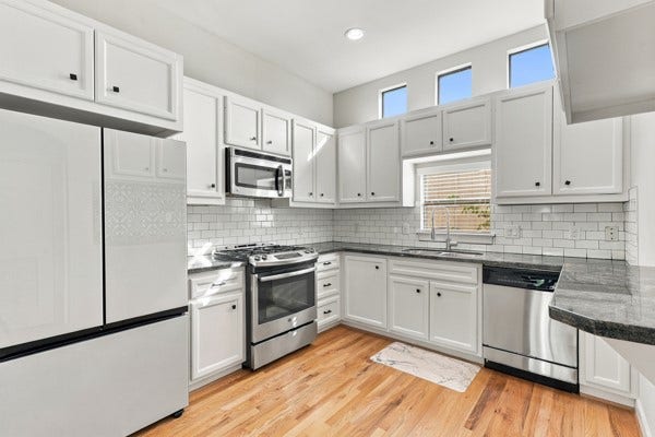 8710 Beverlyhill Street, #204, Houston, TX 77063 Adorable kitchen