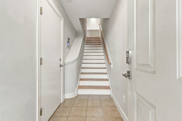 8710 Beverlyhill Street, #204, Houston, TX 77063 Entry