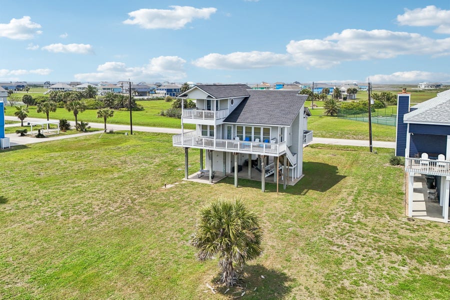 Property photo for 18423 Shaman Drive, Galveston, TX