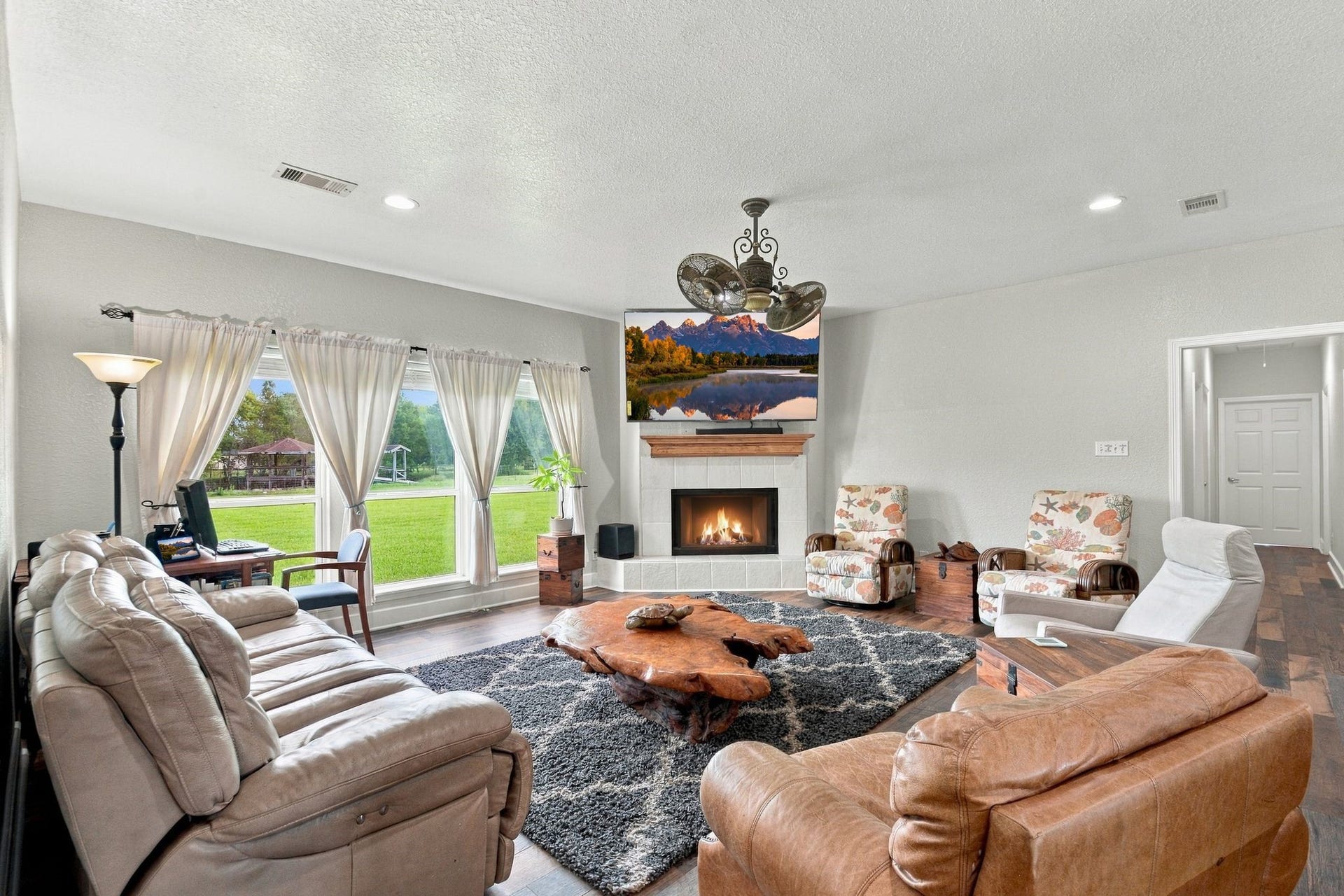 2627 Avenue L, Santa Fe, TX 77510 2627 Avenue L, Santa Fe, TX 77510