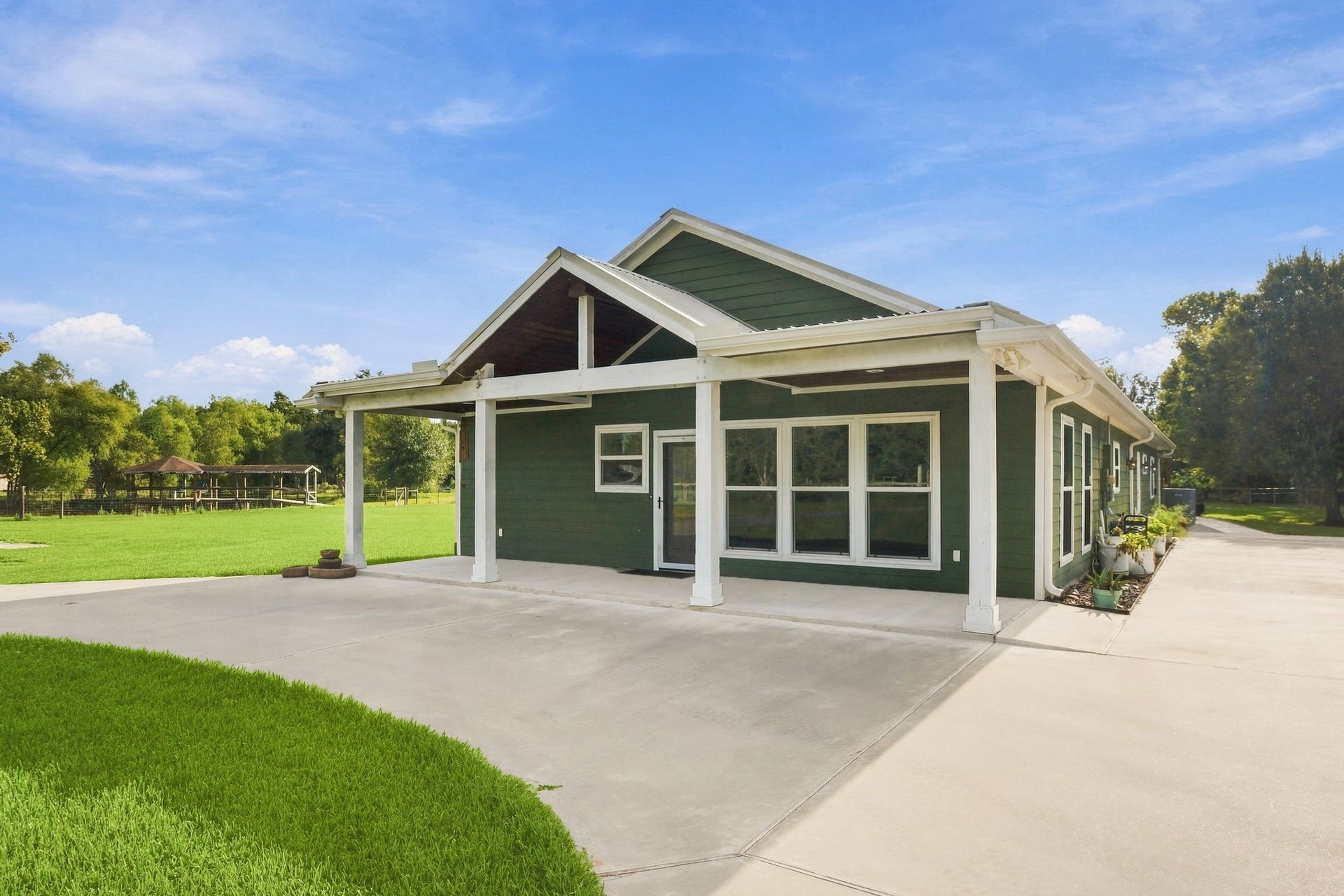 2627 Avenue L, Santa Fe, TX 77510 2627 Avenue L, Santa Fe, TX 77510