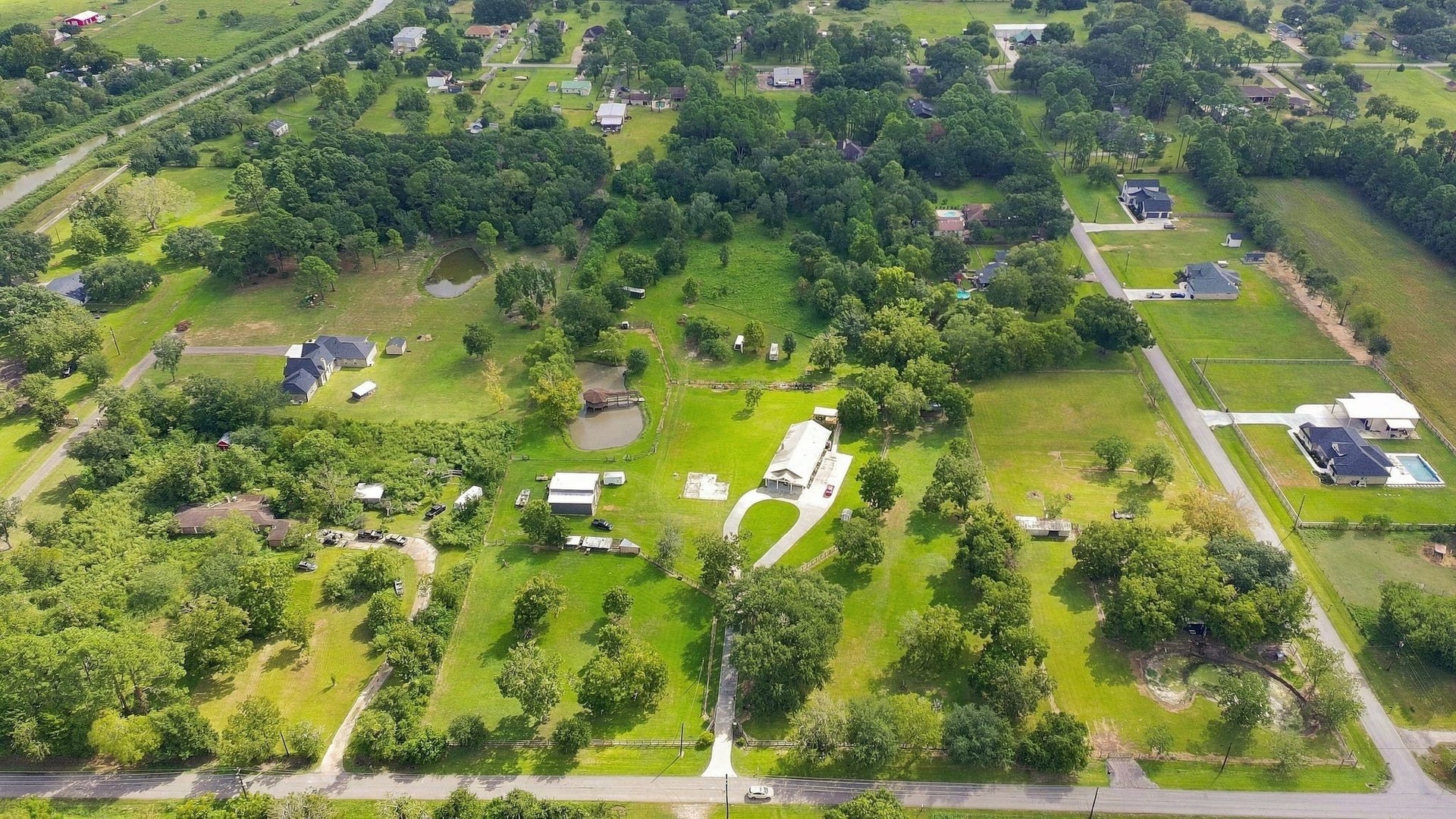 2627 Avenue L, Santa Fe, TX 77510 2627 Avenue L, Santa Fe, TX 77510