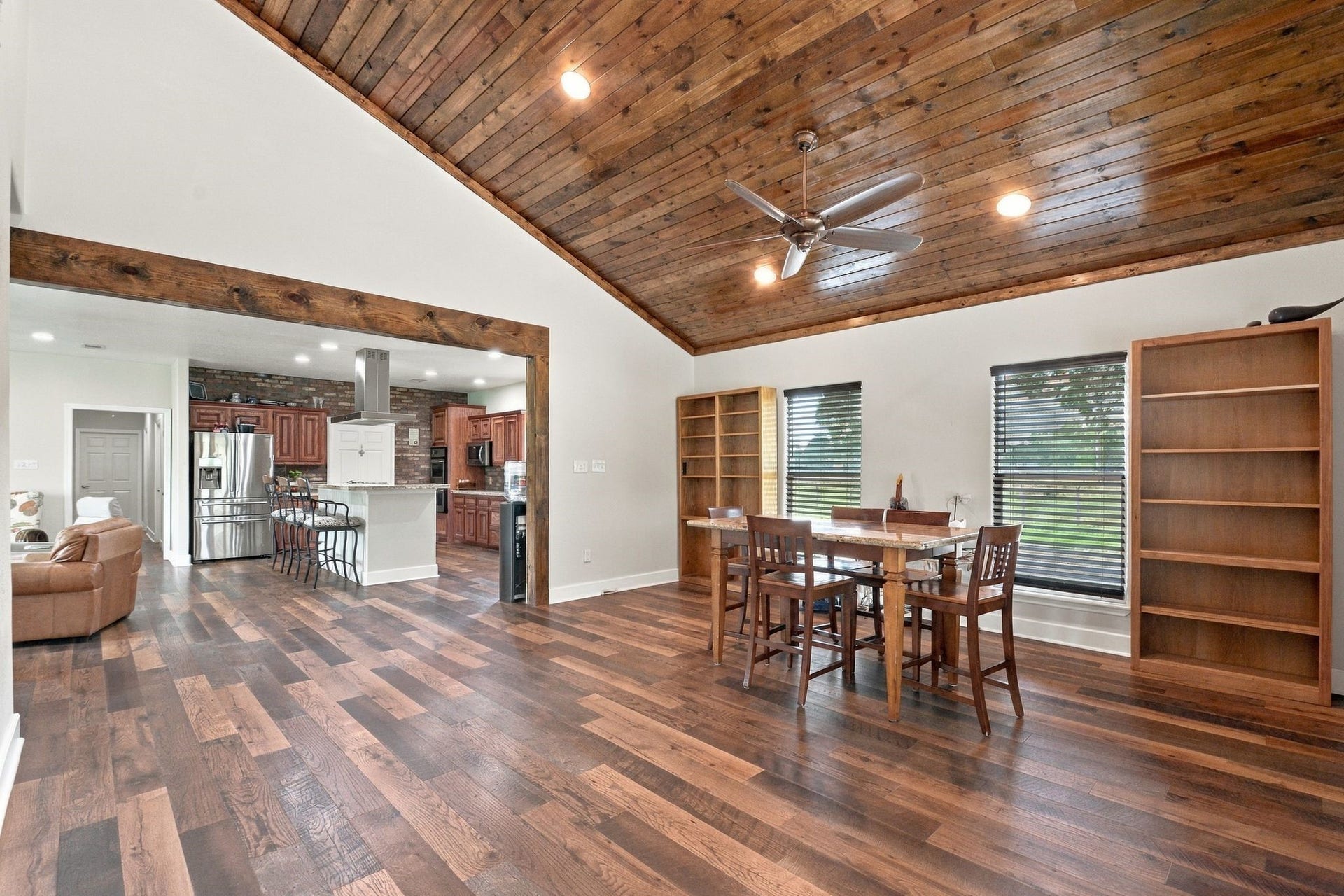 2627 Avenue L, Santa Fe, TX 77510 2627 Avenue L, Santa Fe, TX 77510