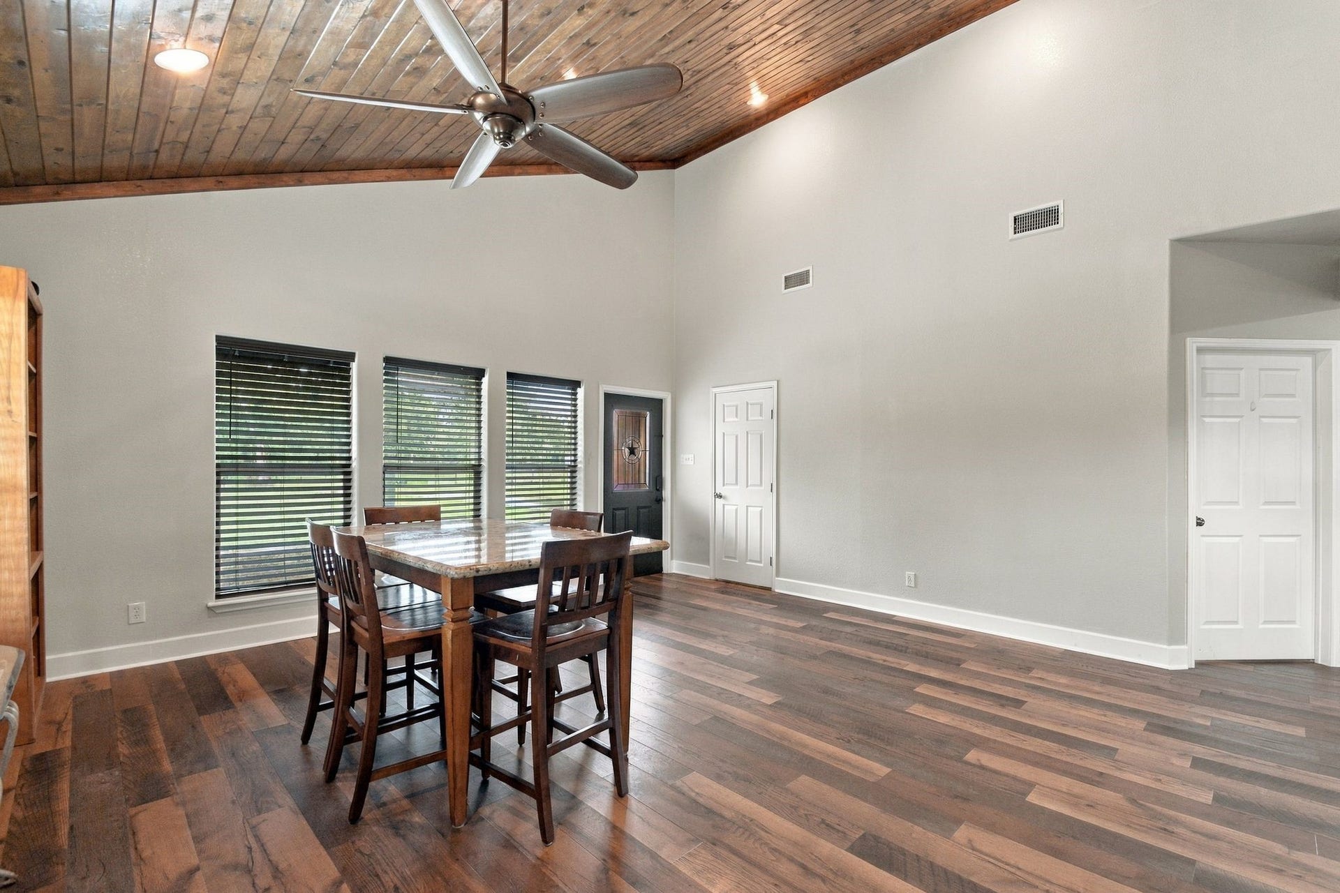 2627 Avenue L, Santa Fe, TX 77510 2627 Avenue L, Santa Fe, TX 77510