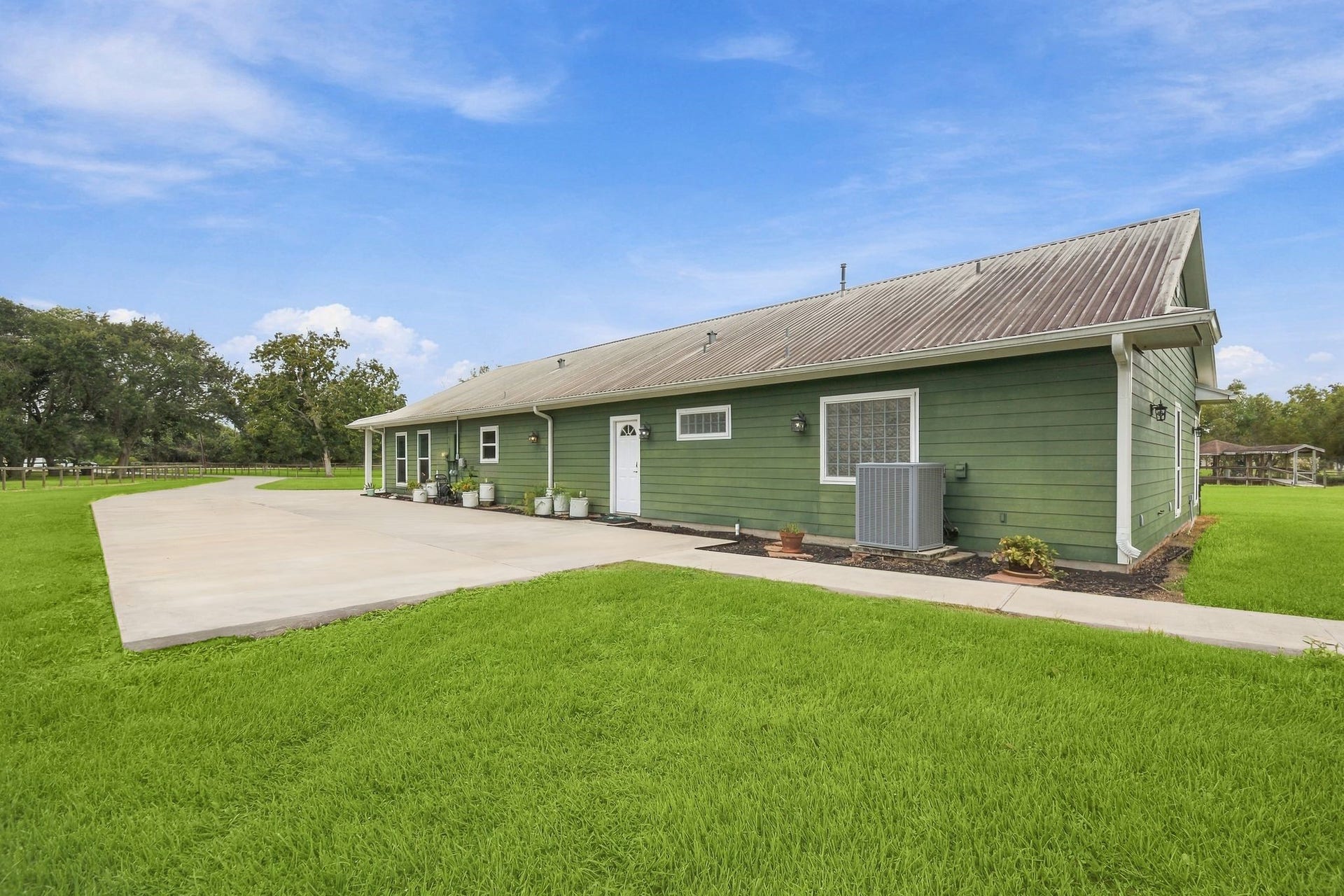 2627 Avenue L, Santa Fe, TX 77510 2627 Avenue L, Santa Fe, TX 77510