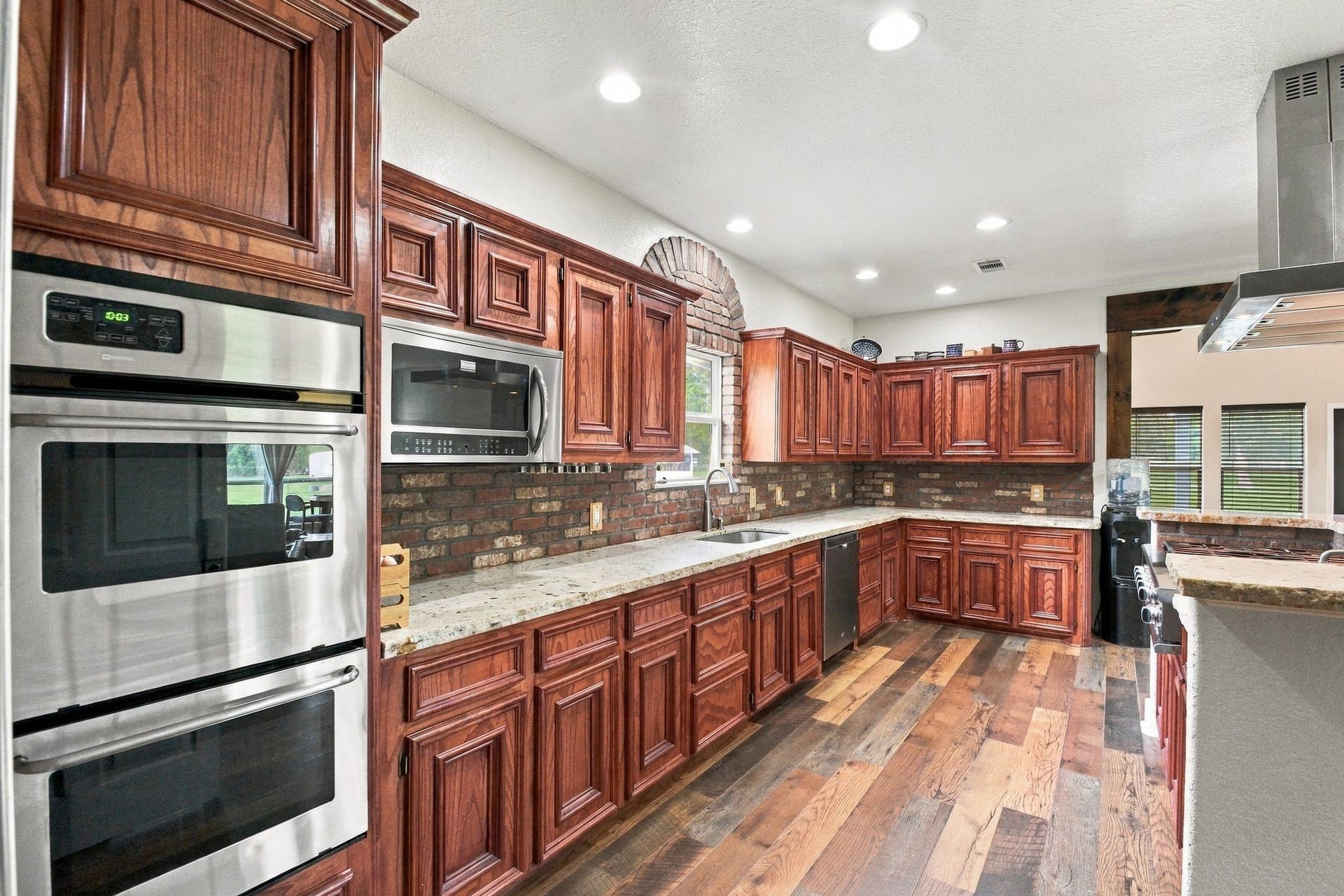 2627 Avenue L, Santa Fe, TX 77510 2627 Avenue L, Santa Fe, TX 77510