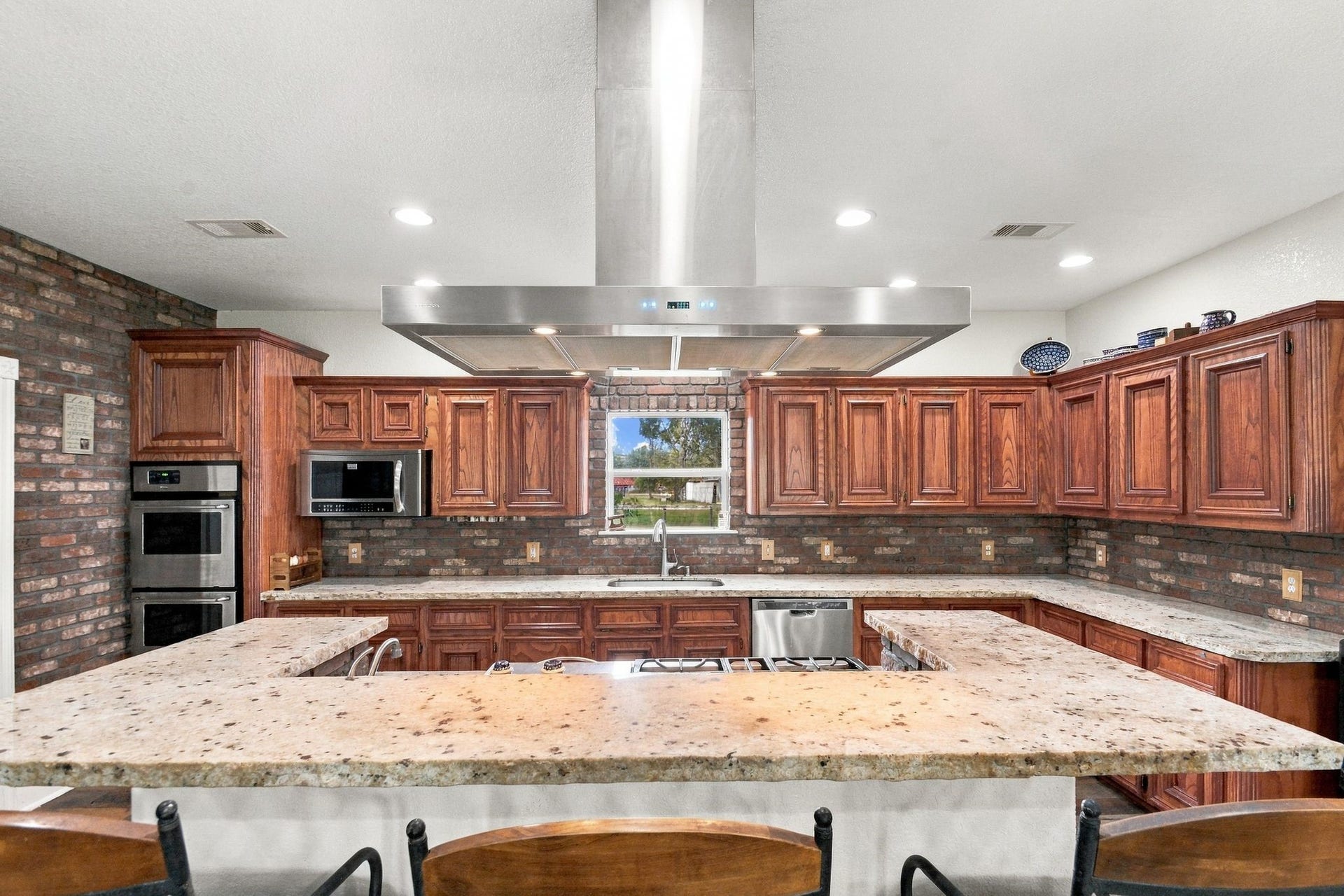 2627 Avenue L, Santa Fe, TX 77510 2627 Avenue L, Santa Fe, TX 77510