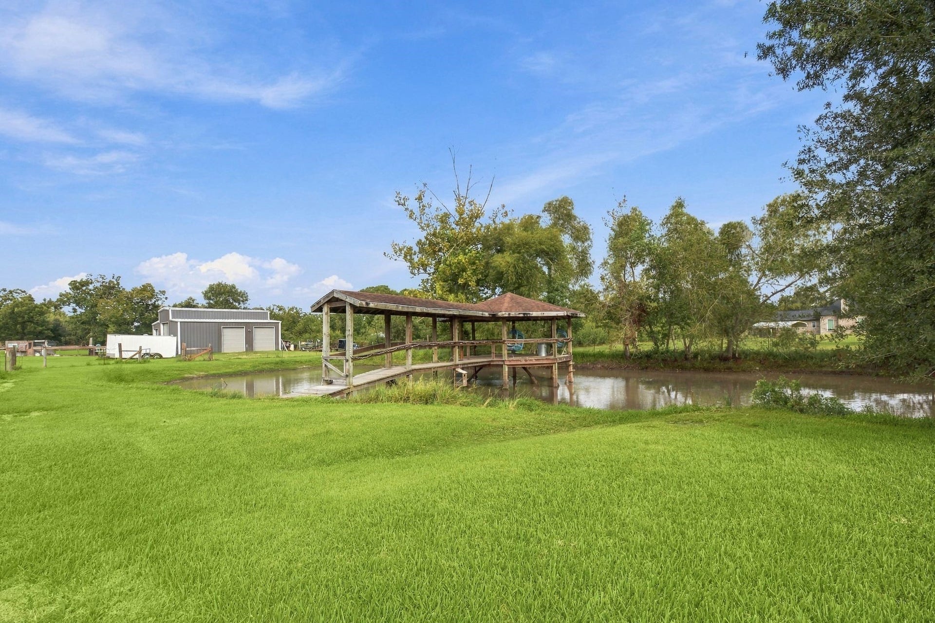 2627 Avenue L, Santa Fe, TX 77510 2627 Avenue L, Santa Fe, TX 77510
