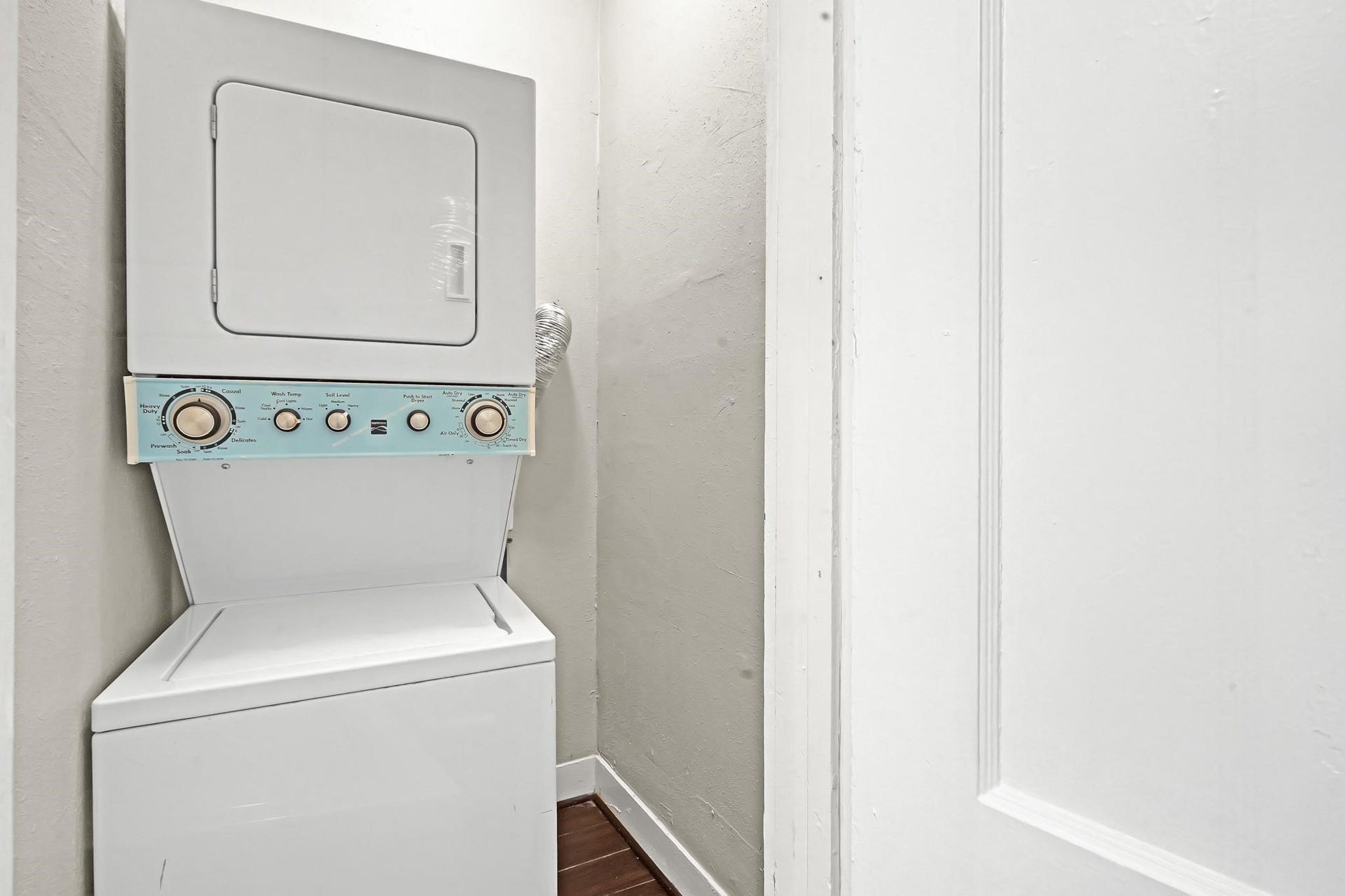 2915 Isabella Street, #A, Houston, TX 77004 Stacked washer and dryer included in the unit also!