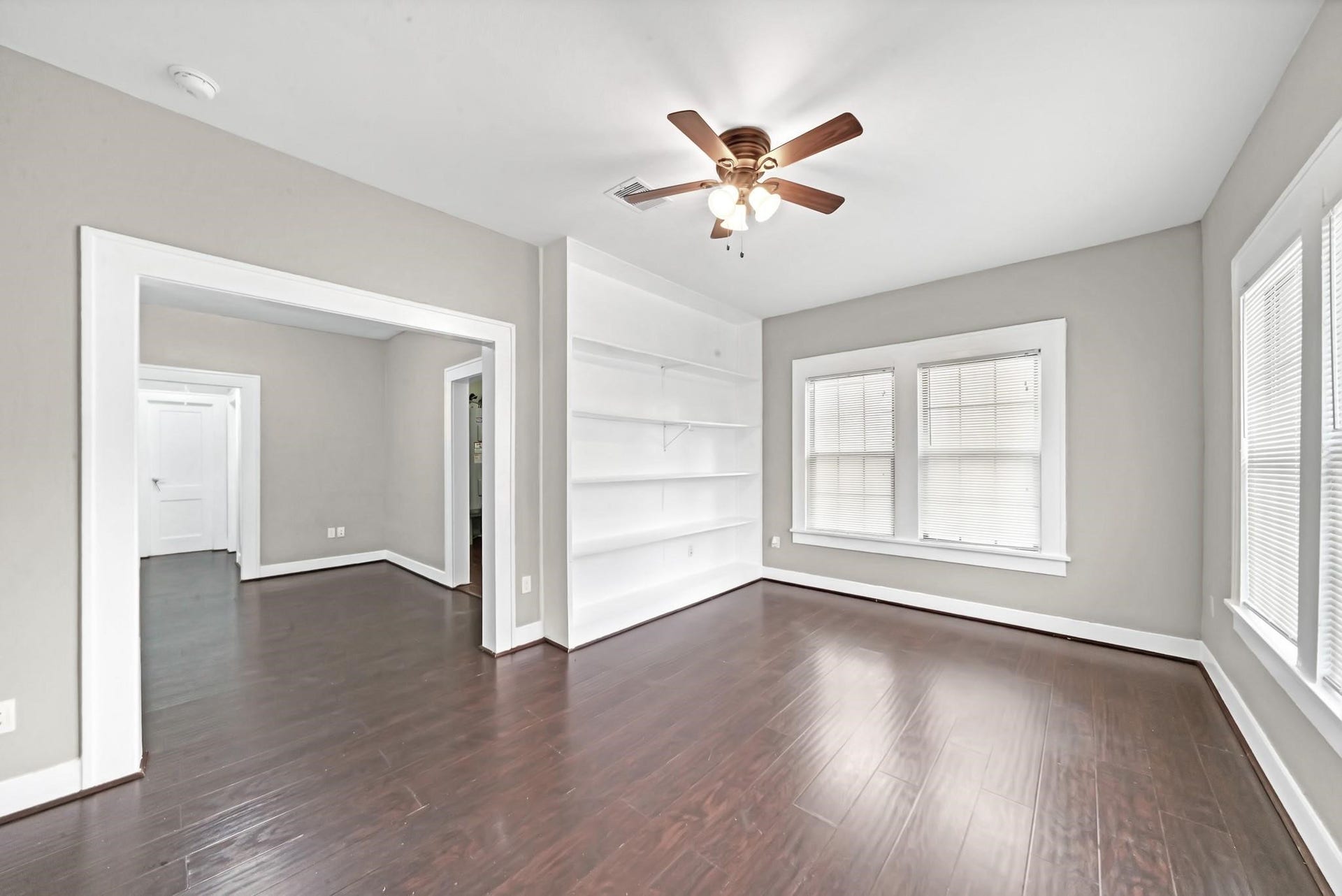 2915 Isabella Street, #A, Houston, TX 77004 The open-concept layout allows for a seamless flow between the living and dining areas.