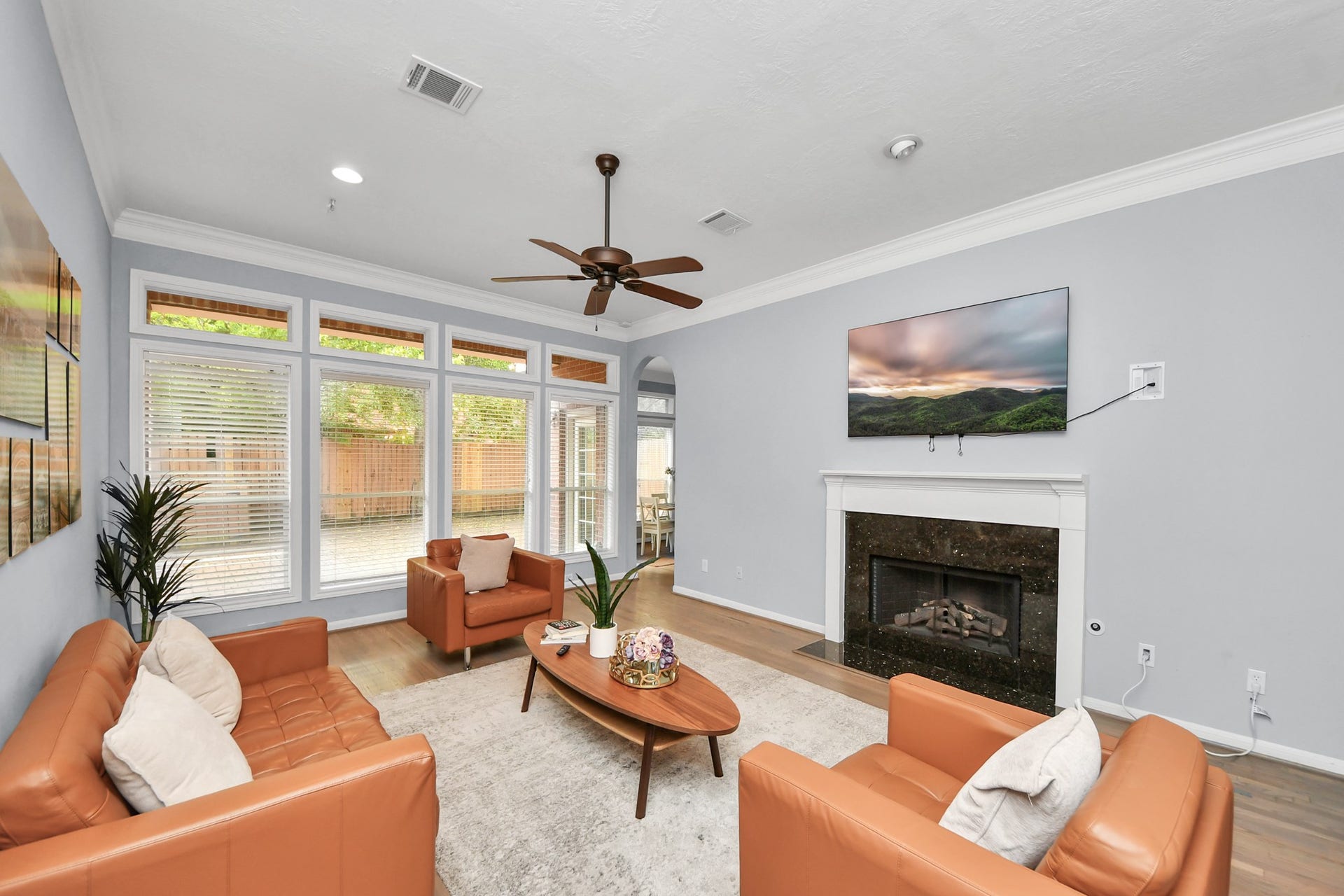5313 Hidalgo Street, Houston, TX 77056 5313 Hidalgo Street, Houston, TX 77056