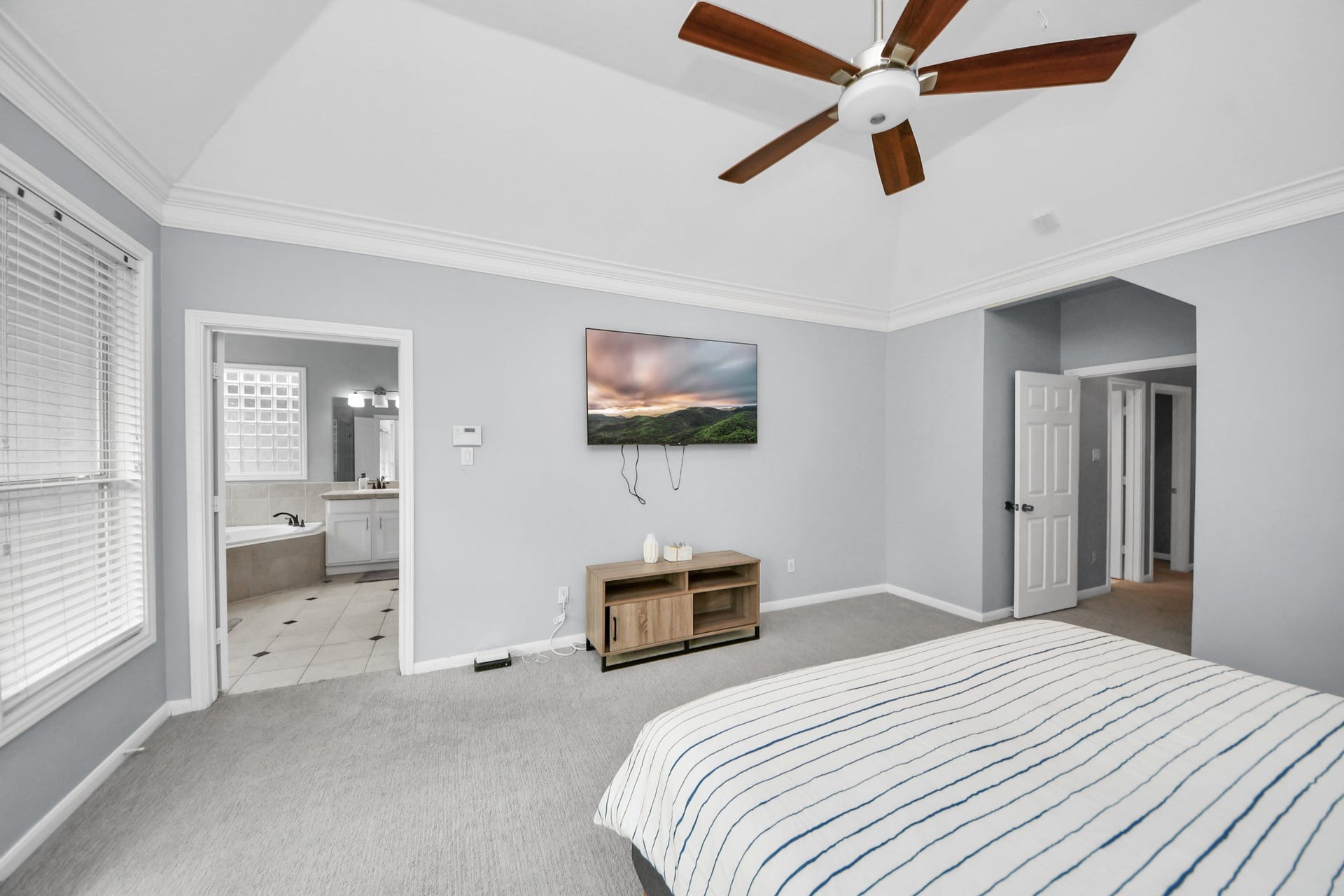 5313 Hidalgo Street, Houston, TX 77056 5313 Hidalgo Street, Houston, TX 77056
