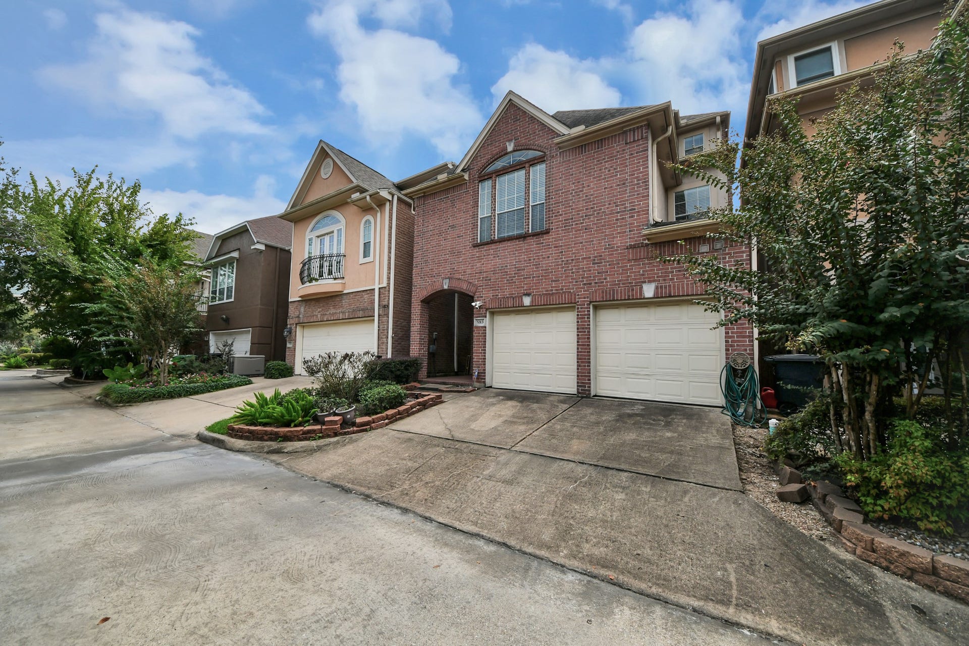 5313 Hidalgo Street, Houston, TX 77056 5313 Hidalgo Street, Houston, TX 77056