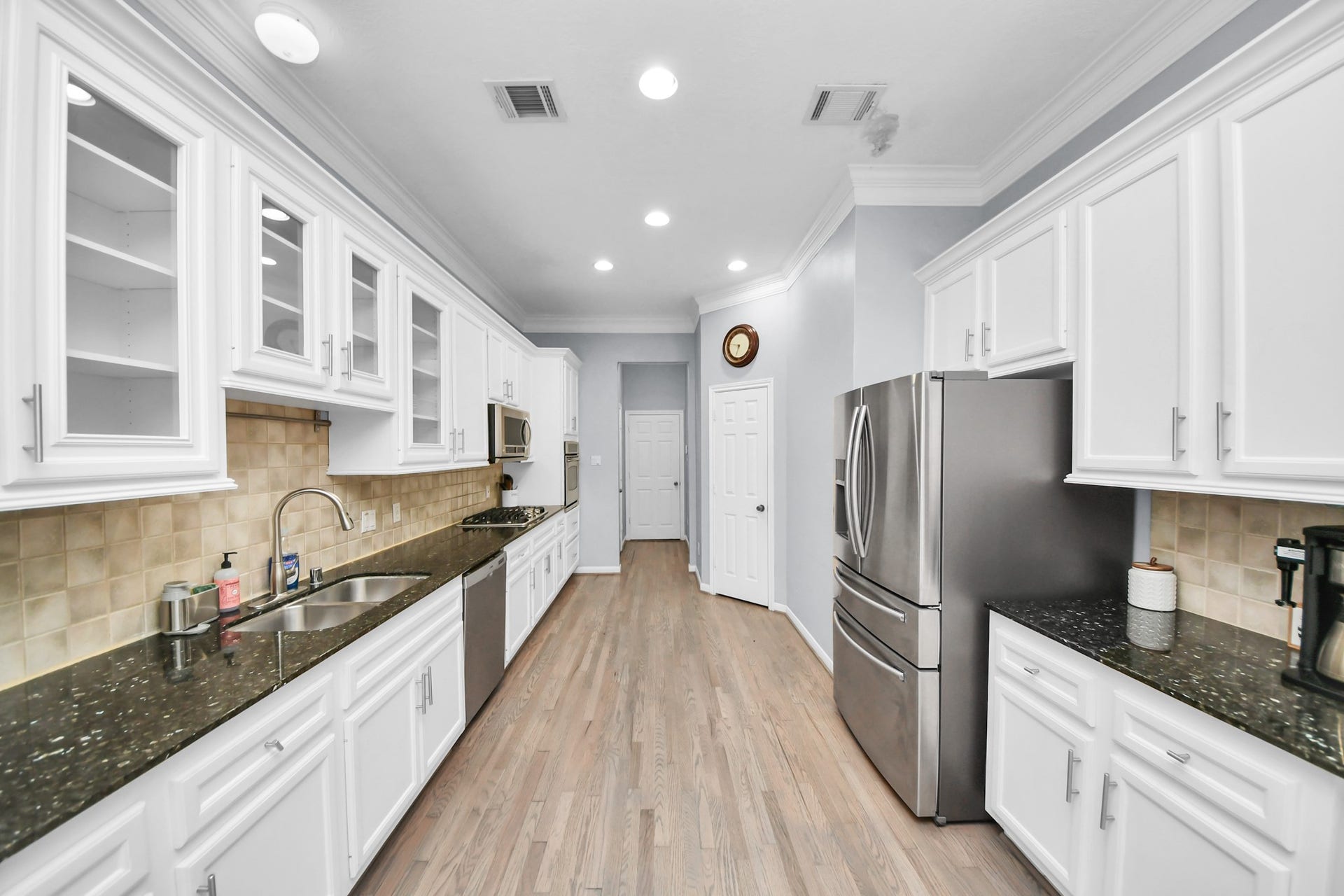 5313 Hidalgo Street, Houston, TX 77056 5313 Hidalgo Street, Houston, TX 77056