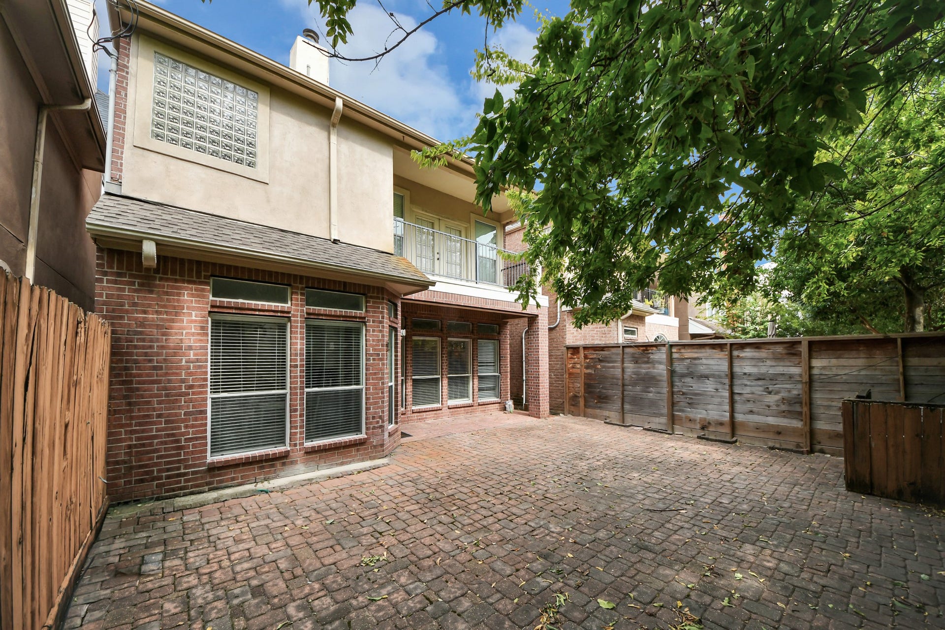 5313 Hidalgo Street, Houston, TX 77056 5313 Hidalgo Street, Houston, TX 77056