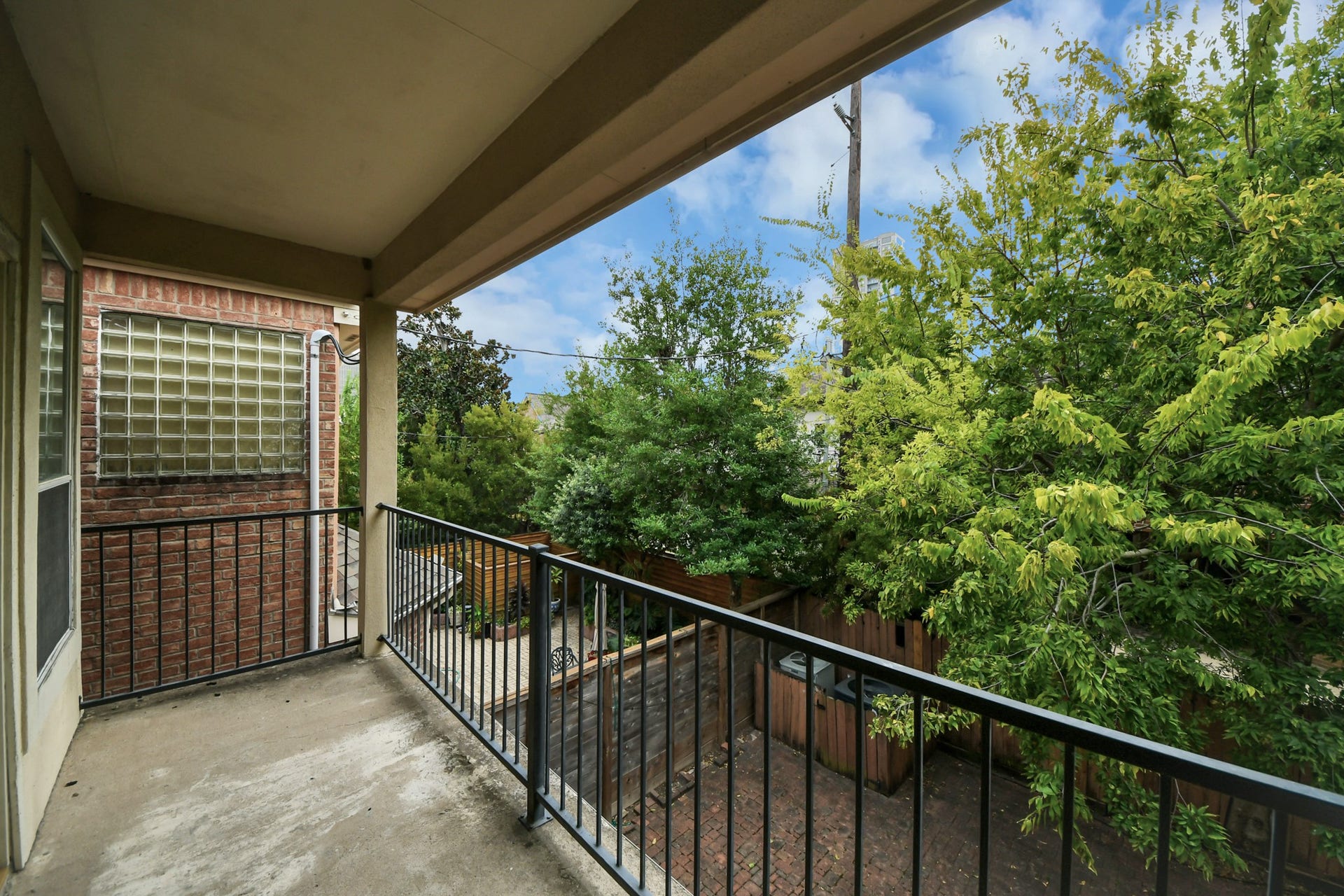 5313 Hidalgo Street, Houston, TX 77056 5313 Hidalgo Street, Houston, TX 77056