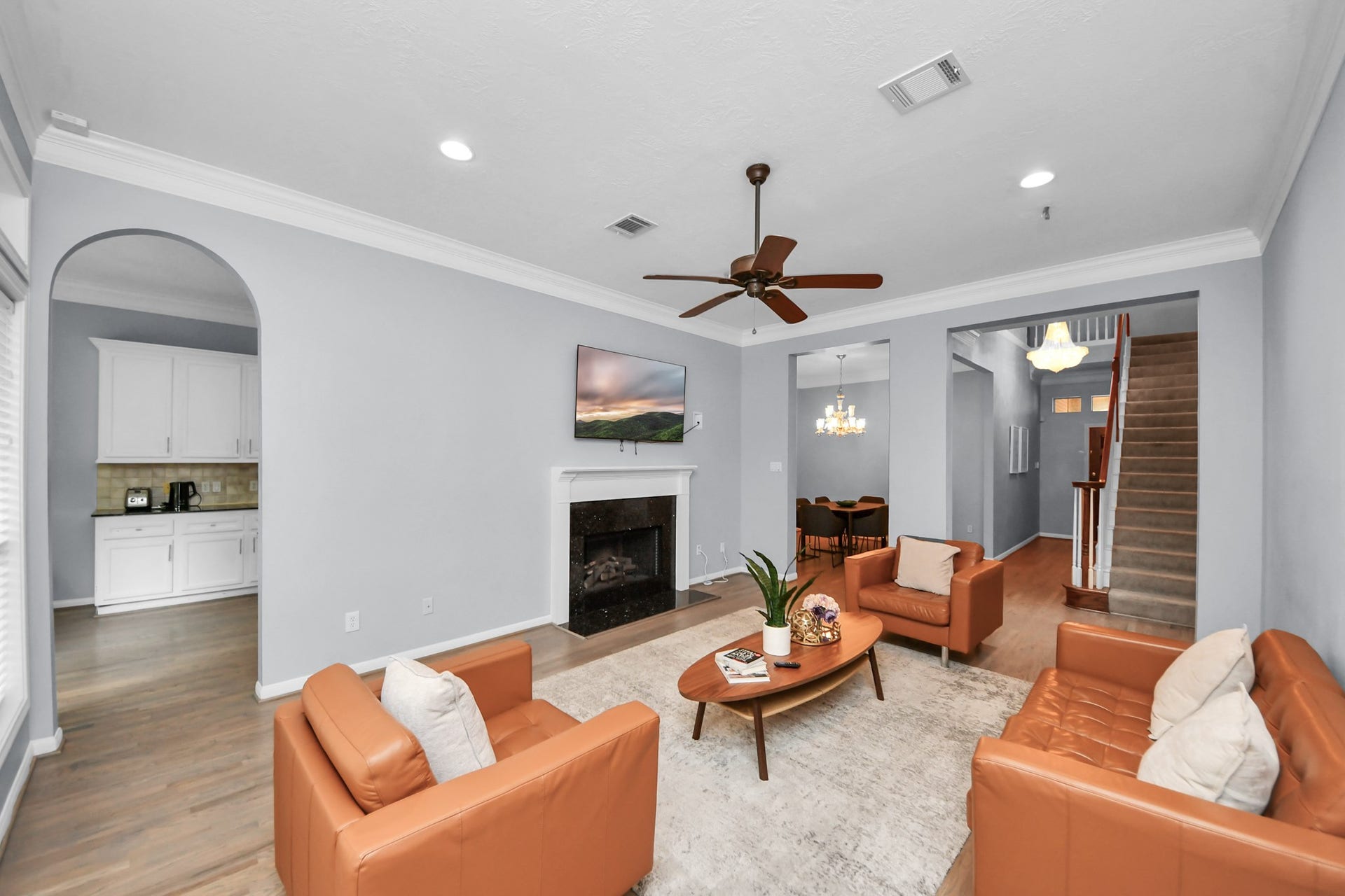 5313 Hidalgo Street, Houston, TX 77056 5313 Hidalgo Street, Houston, TX 77056