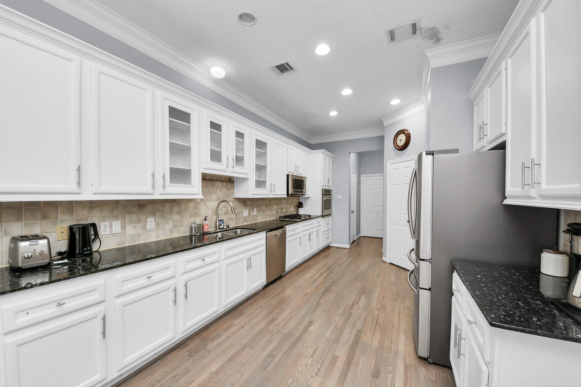 5313 Hidalgo Street, Houston, TX 77056 5313 Hidalgo Street, Houston, TX 77056
