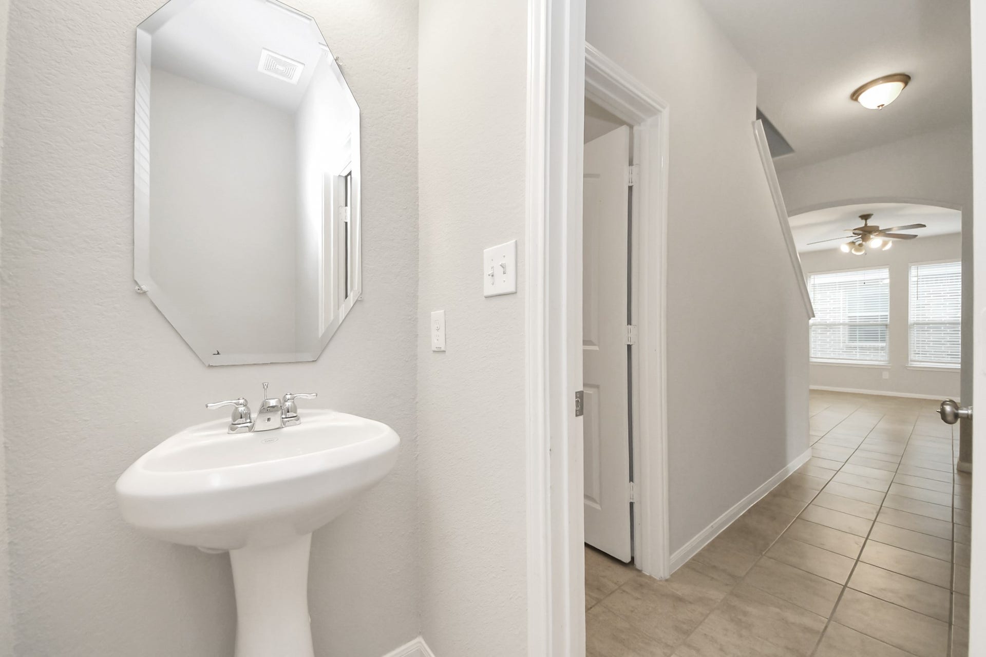 2722 Star Sky Way, Houston, TX 77045