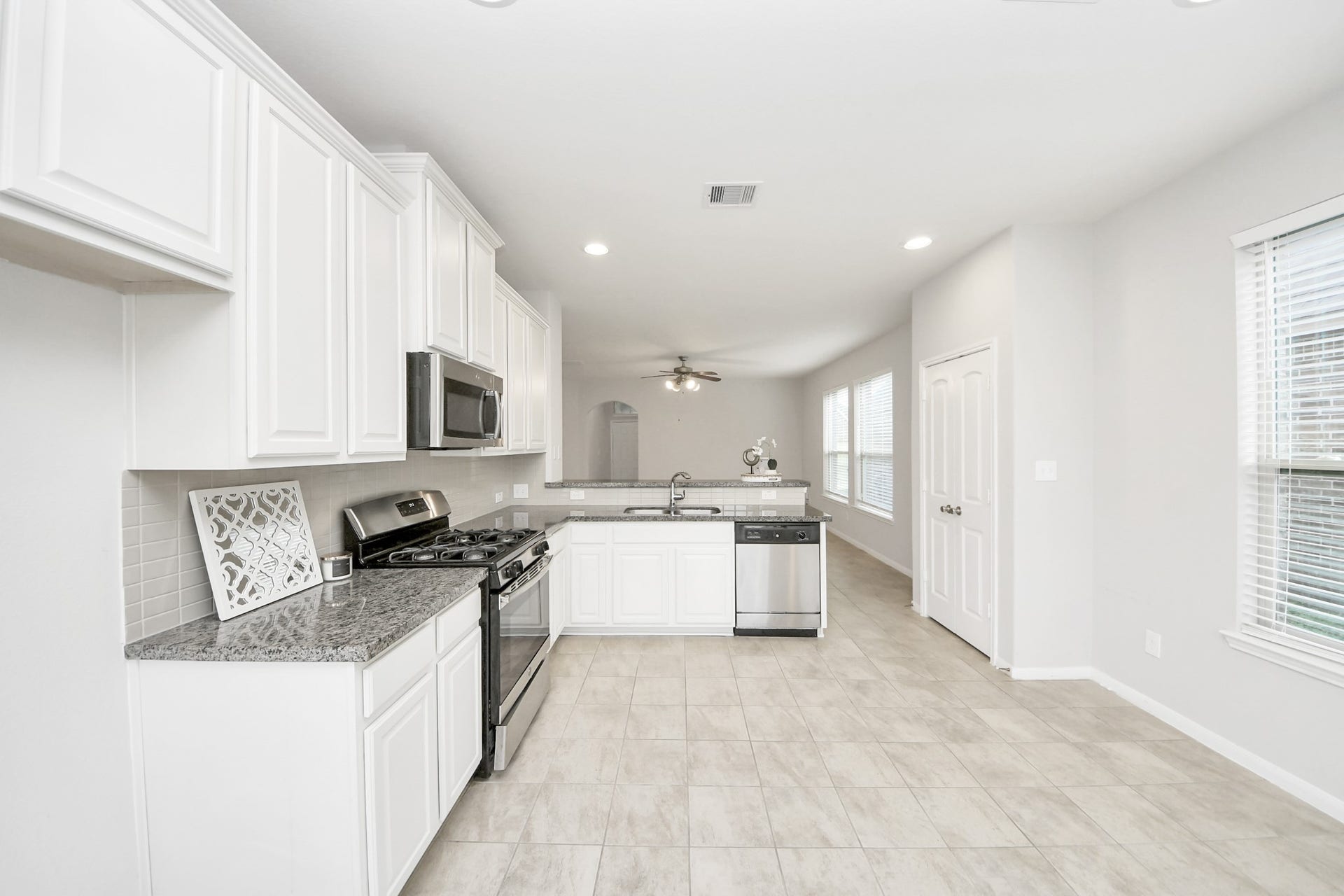 2722 Star Sky Way, Houston, TX 77045