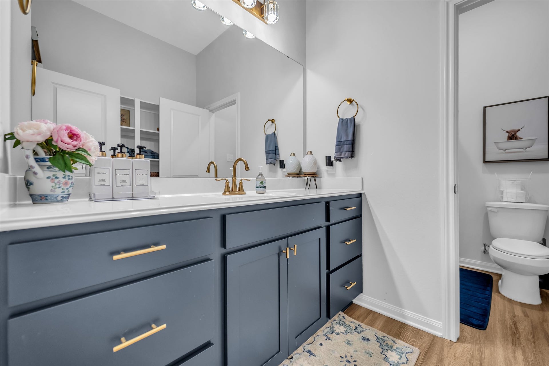14663 Diamond Shores, Willis, TX 77378 Secondary bathroom with large vanity and quartz countertop