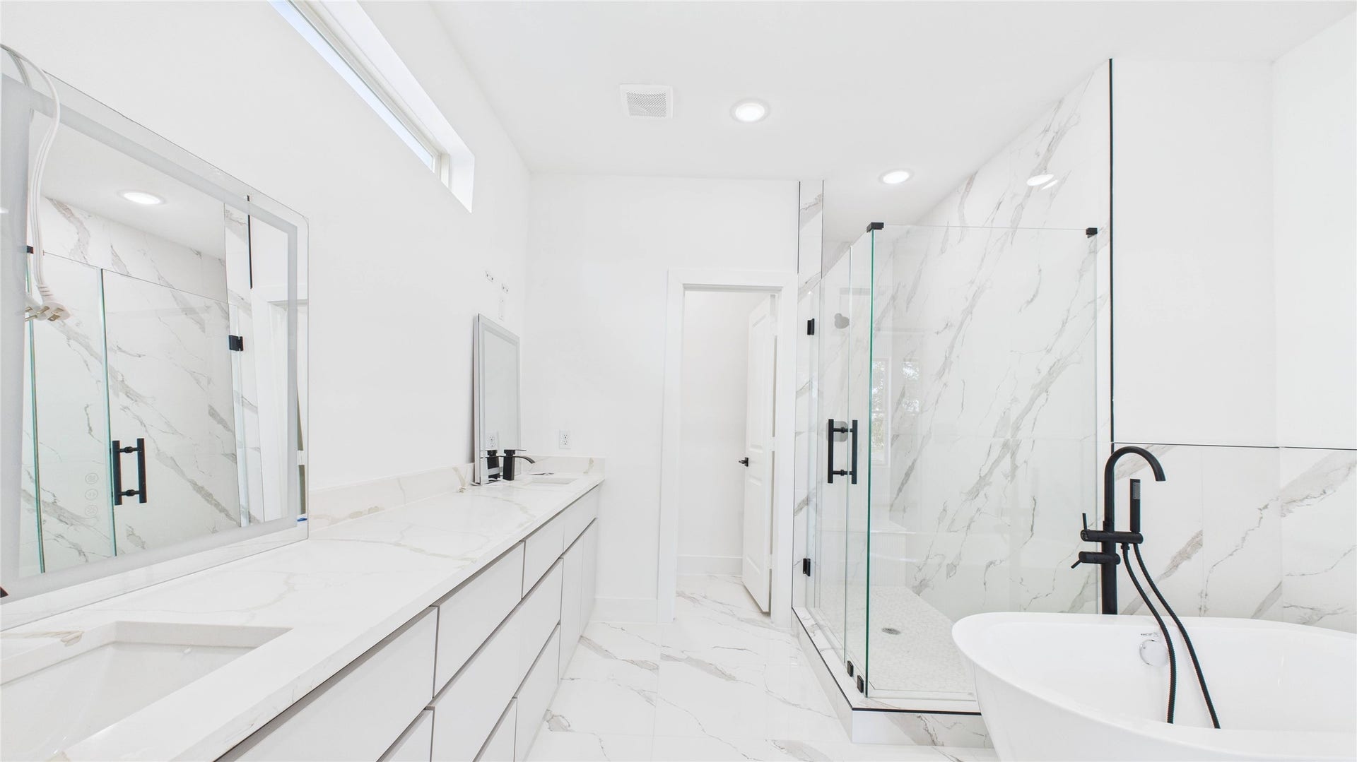 5316 Terry Street, Houston, TX 77009 Double sink vanity