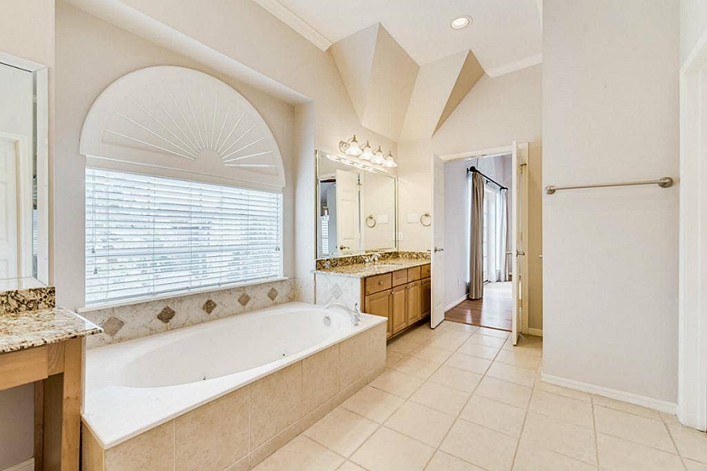 5420 Venice Street, Houston, TX 77007 5420 Venice Street, Houston, TX 77007