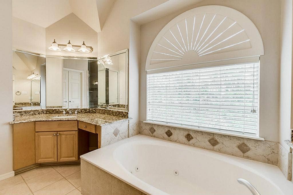 5420 Venice Street, Houston, TX 77007 5420 Venice Street, Houston, TX 77007