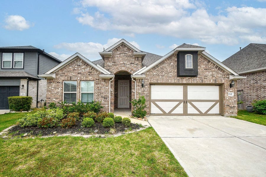 Property photo for 6142 Thief River Falls Drive, Katy, TX