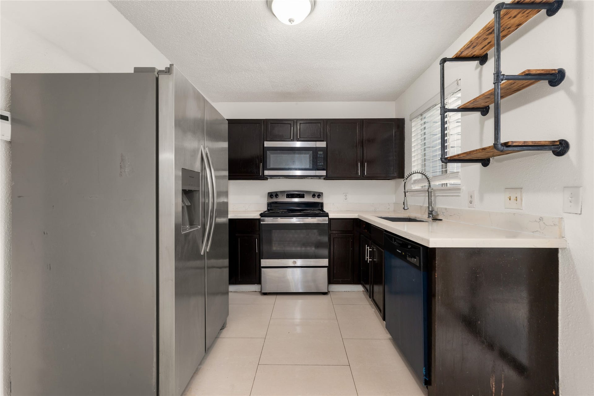 3813 Landmark Drive, Missouri City, TX 77459 3813 Landmark Drive, Missouri City, TX 77459