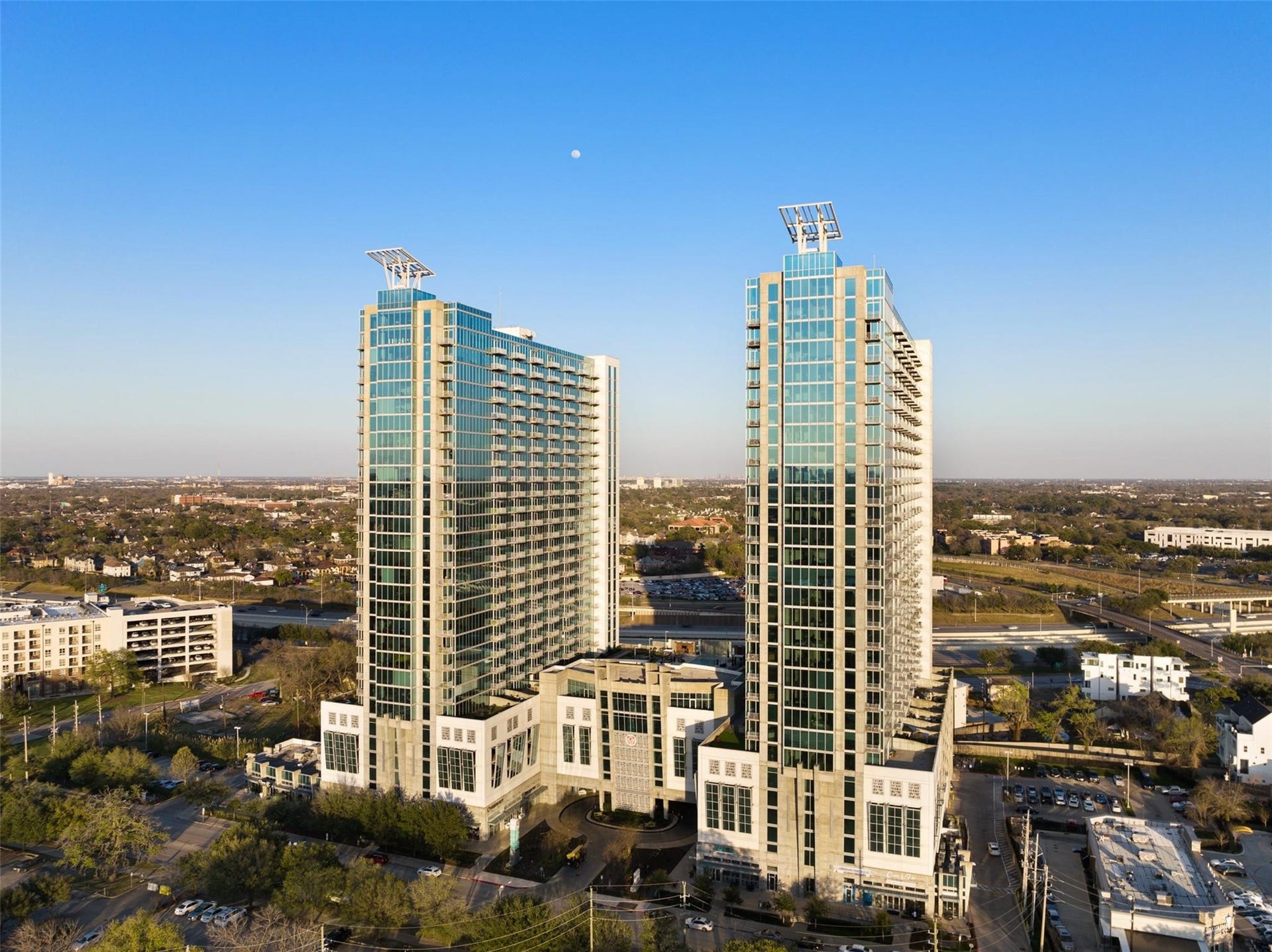 Welcome to the Mosaic Luxury High Rise! Unit 1806 is located in building 1 (Left)  and overlooks the Herman Park Golf Course, Zoo etc. Unit offers the best views of the entire city.