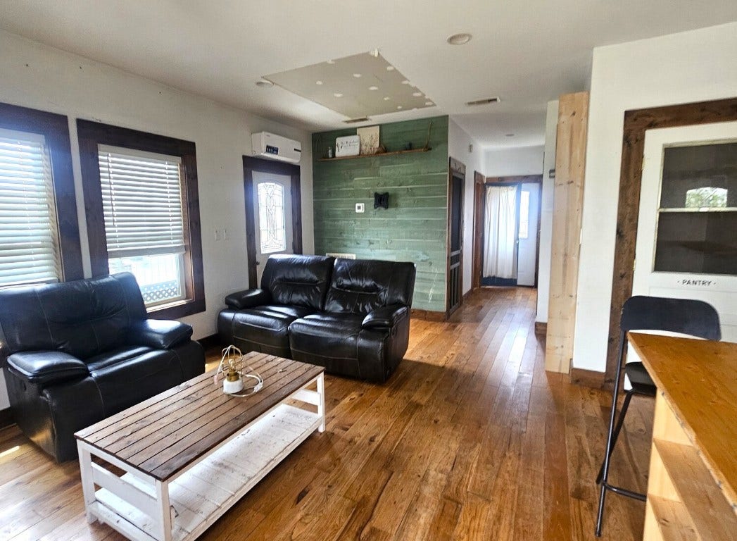 7115 Stingray Street, Hitchcock, TX 77563 7115 Stingray Street, Hitchcock, TX 77563